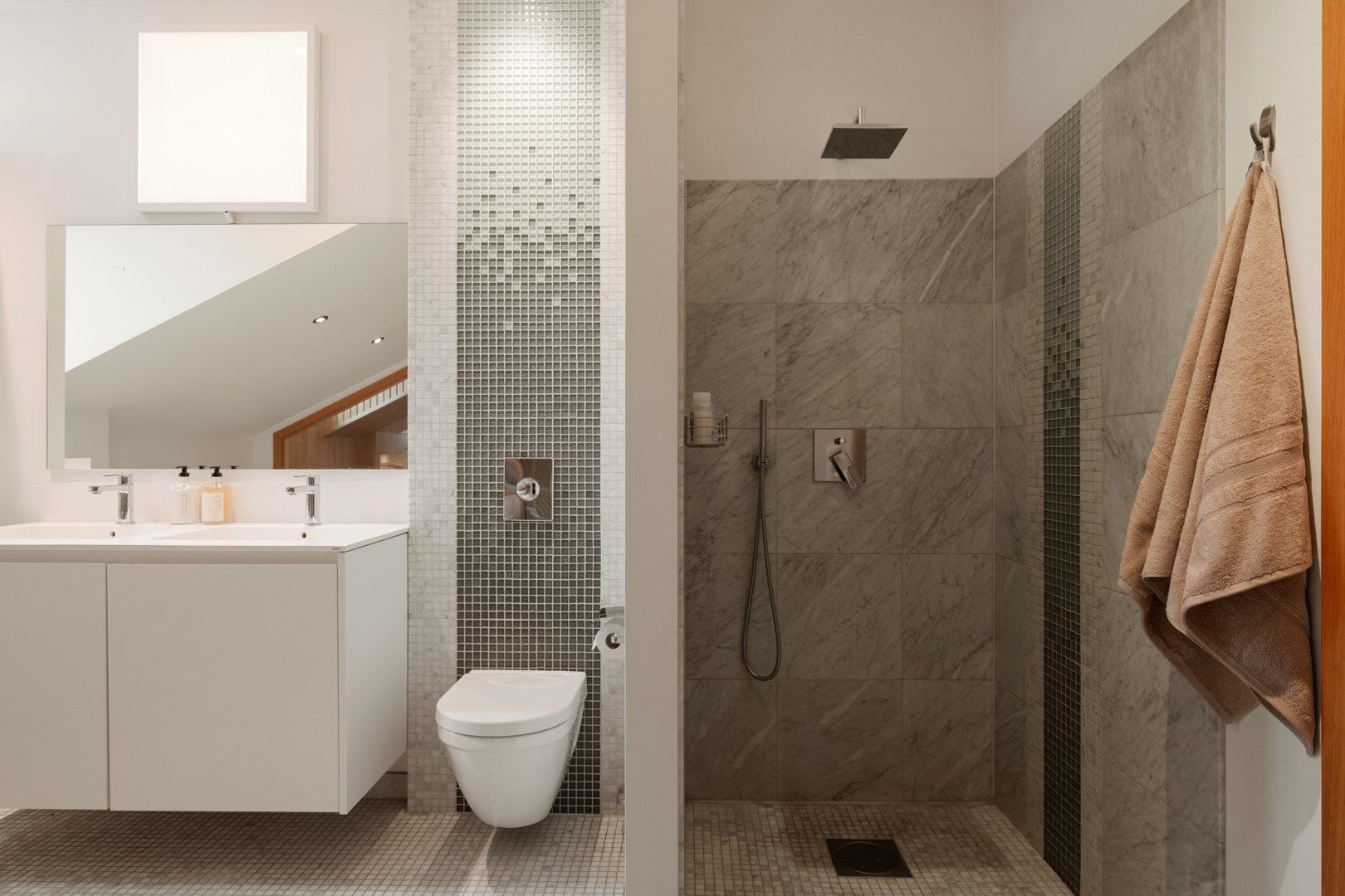 Bostadsbild från Johannesgatan 2, Till salu i Norrmalm, Stockholm