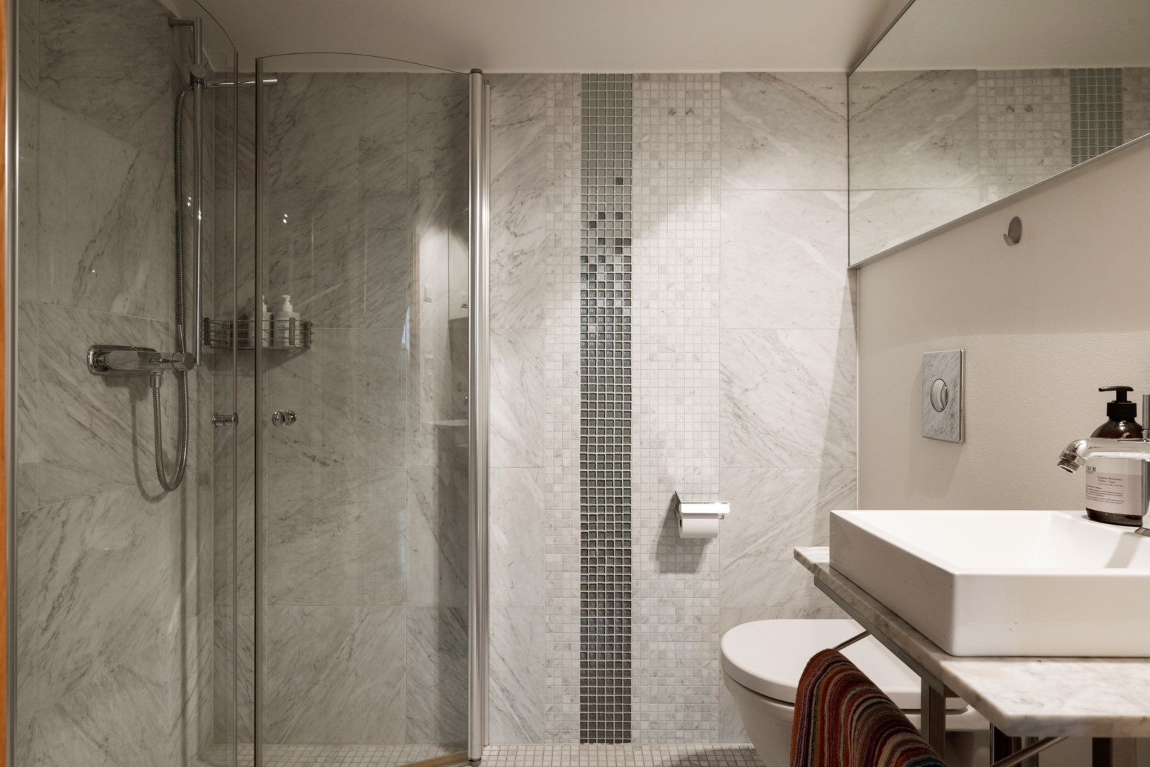 Bostadsbild från Johannesgatan 2, Till salu i Norrmalm, Stockholm