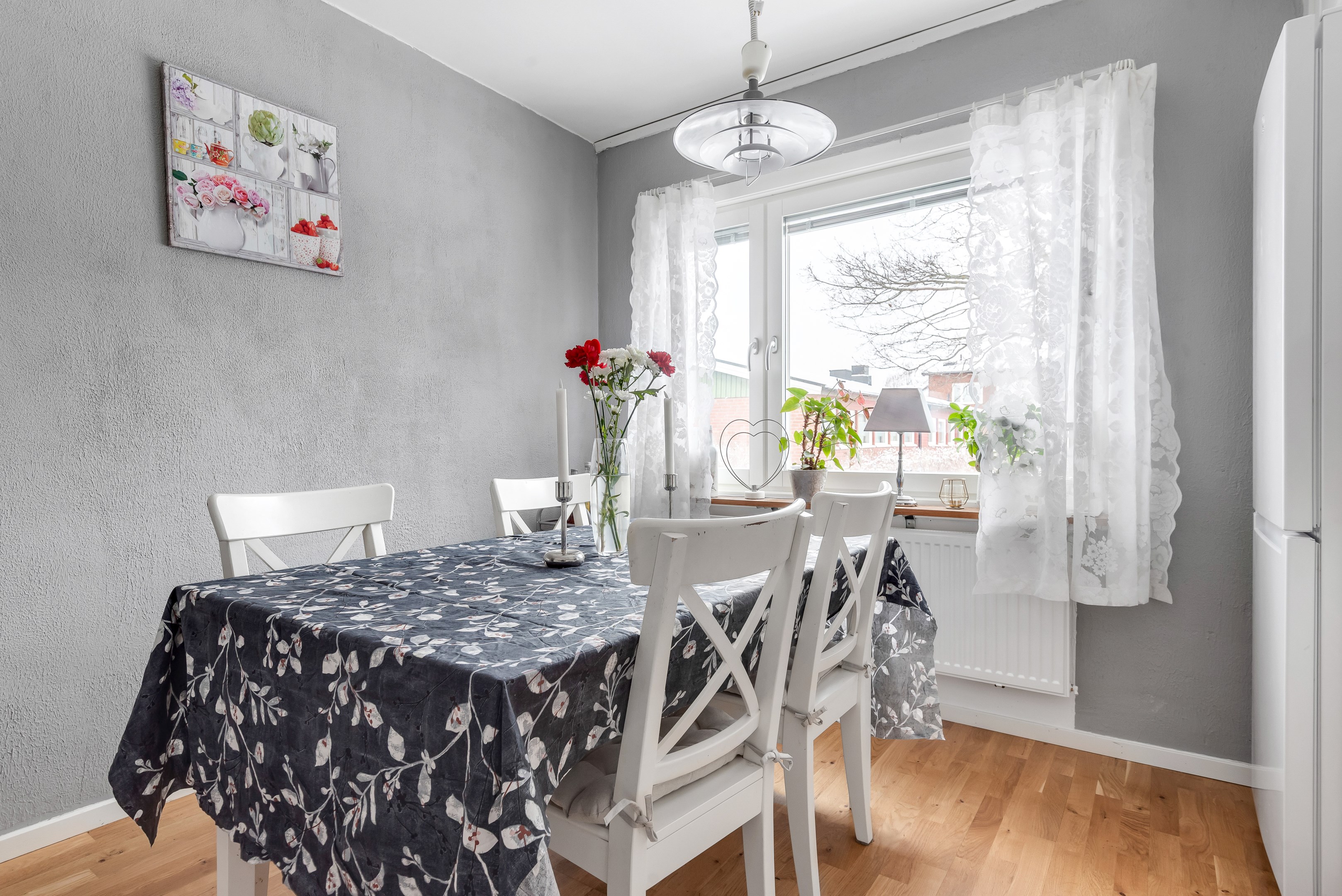 Bostadsbild från Körvelgatan 35B, Såld i Årsta, Uppsala