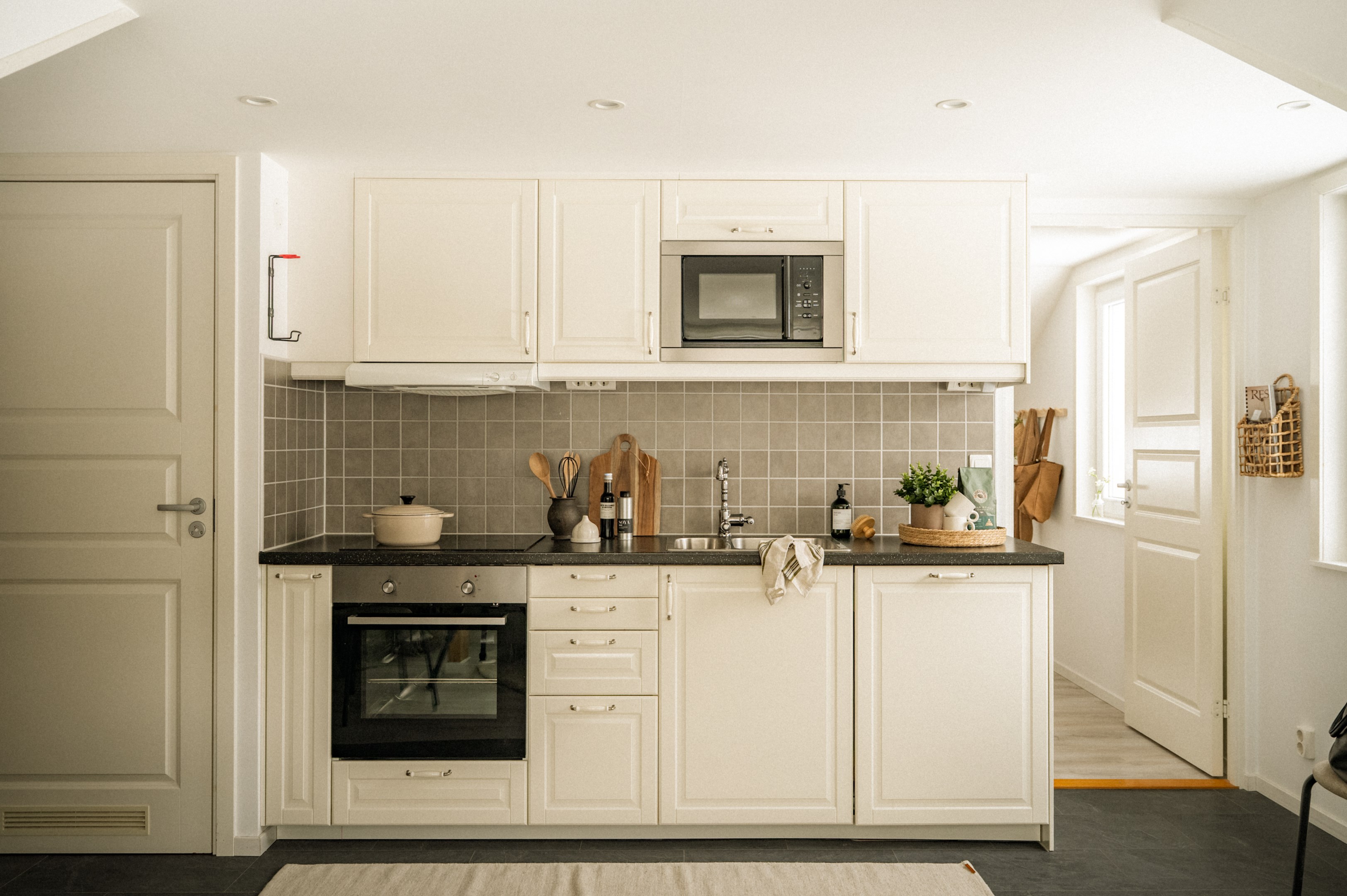 Allrum till höger - badrum till vänster