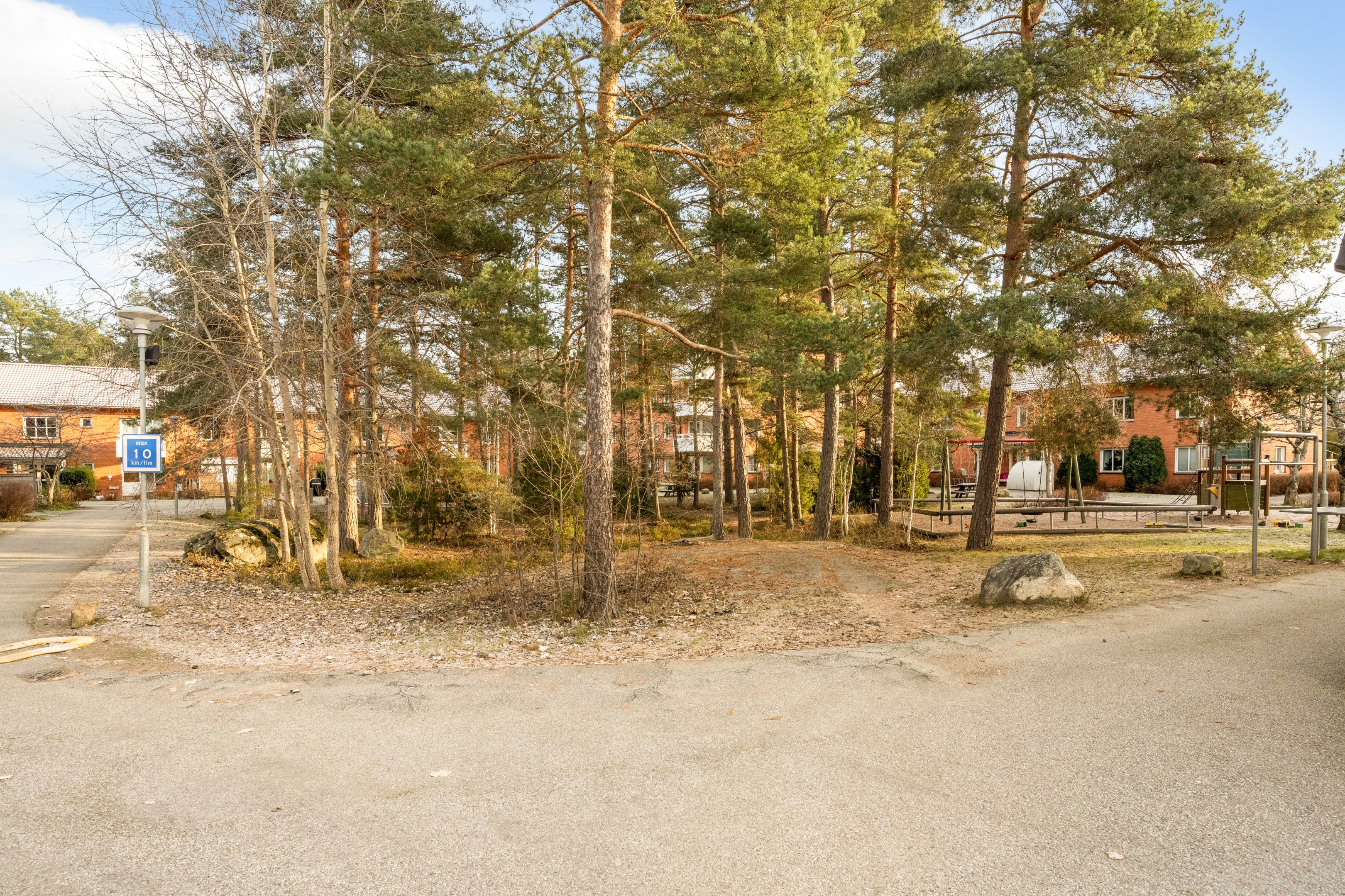 Bostadsbild från Smålandsvägen 1, Såld i Sävja, Uppsala