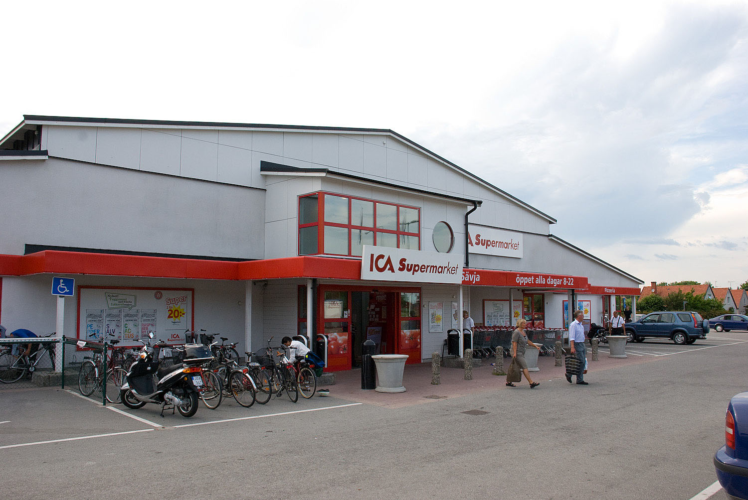 Bostadsbild från Smålandsvägen 1, Till salu i Sävja, Uppsala