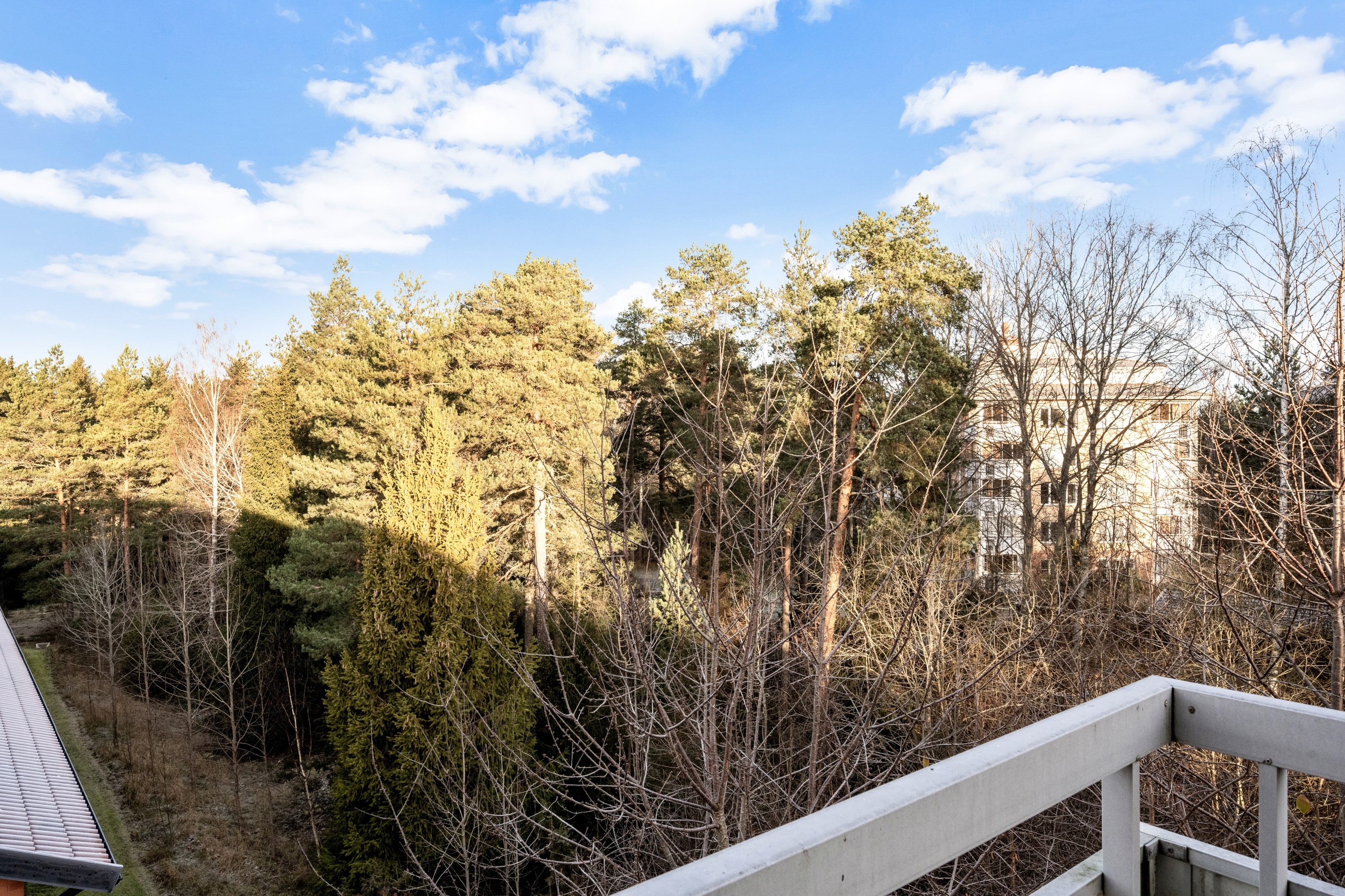 Bostadsbild från Smålandsvägen 1, Såld i Sävja, Uppsala