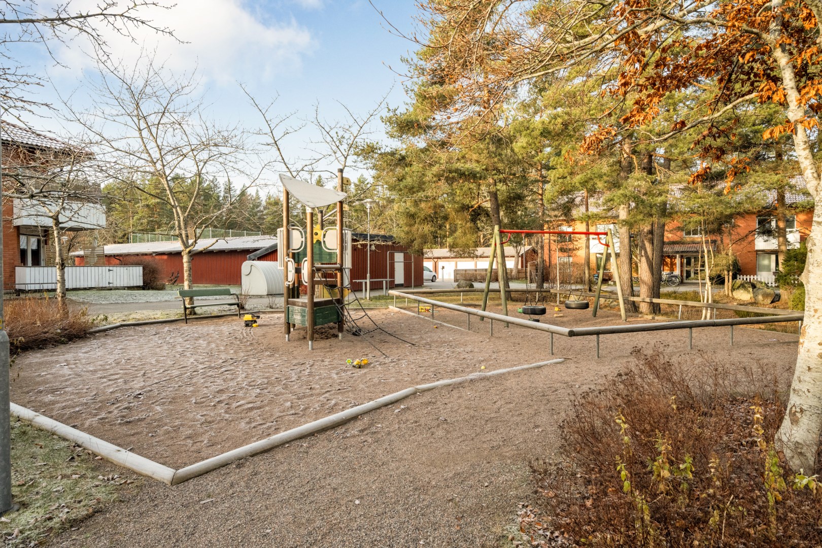 Bostadsbild från Smålandsvägen 1, Till salu i Sävja, Uppsala