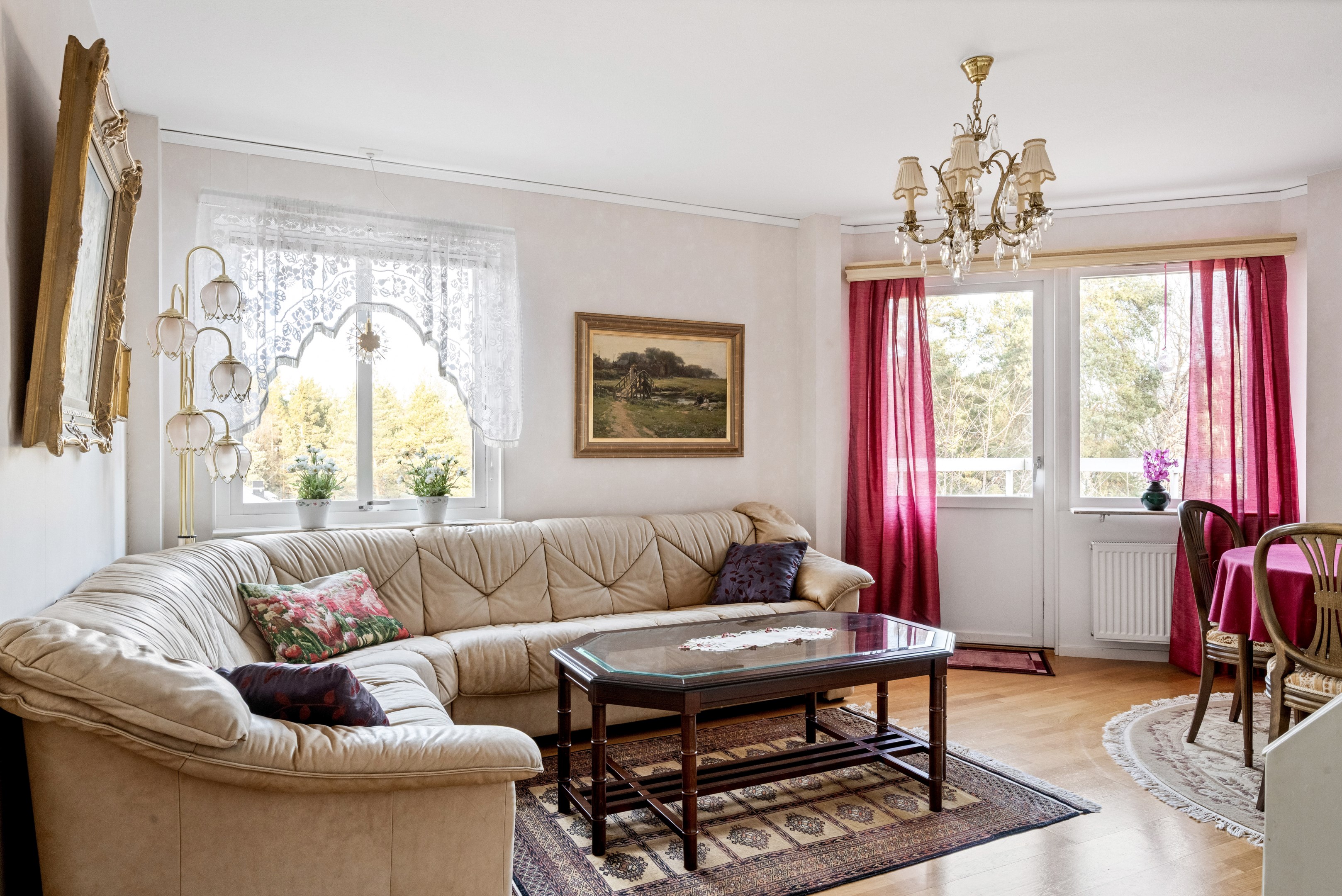 Bostadsbild från Smålandsvägen 1, Såld i Sävja, Uppsala