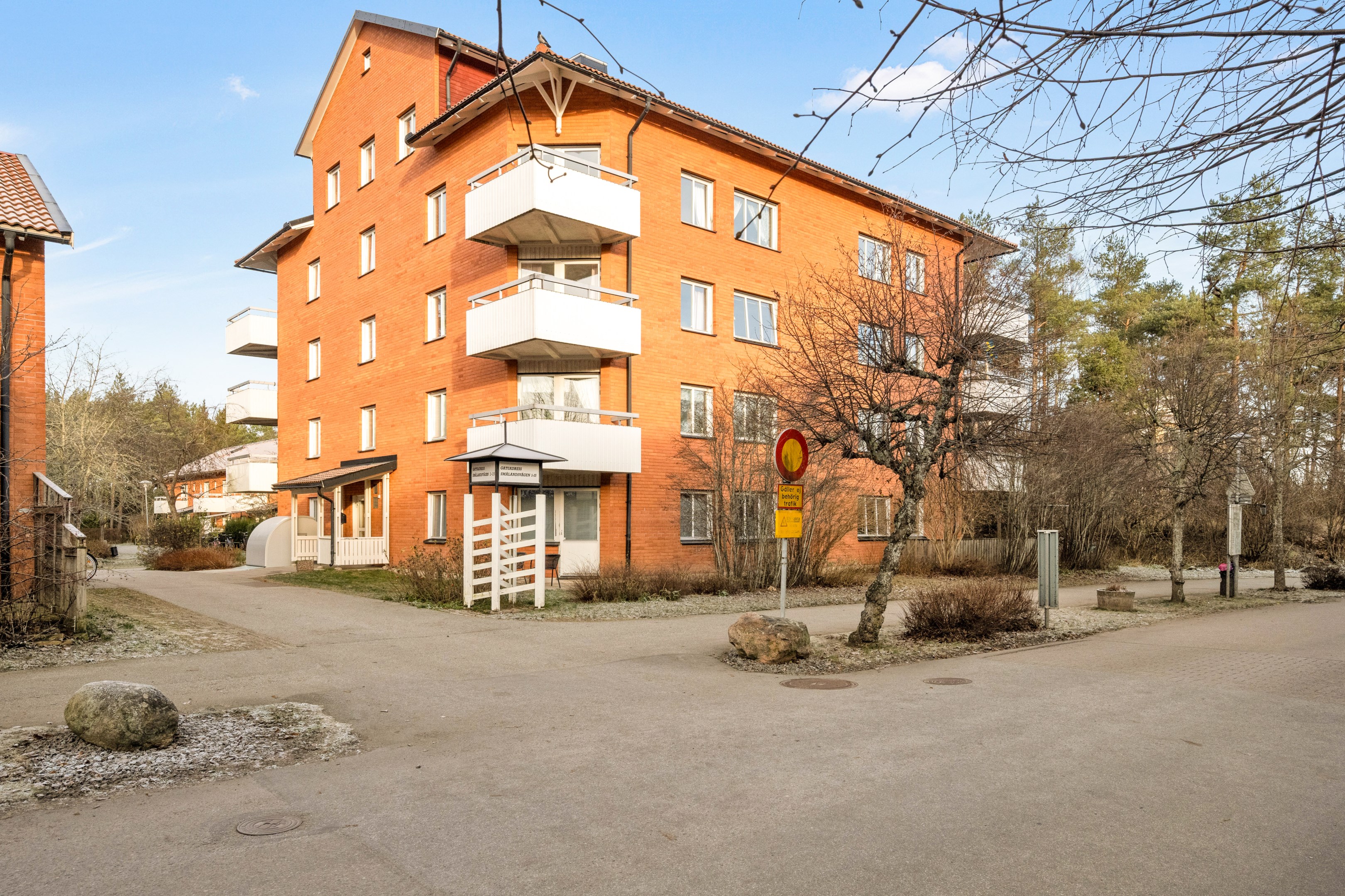 Bostadsbild från Smålandsvägen 1, Såld i Sävja, Uppsala