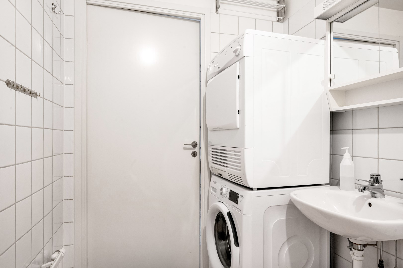 Bostadsbild från Smålandsvägen 1, Till salu i Sävja, Uppsala