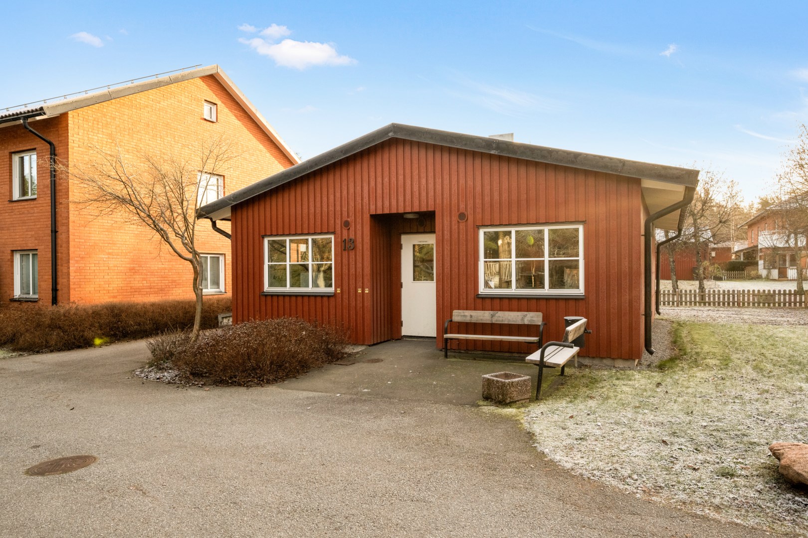 Bostadsbild från Smålandsvägen 1, Till salu i Sävja, Uppsala