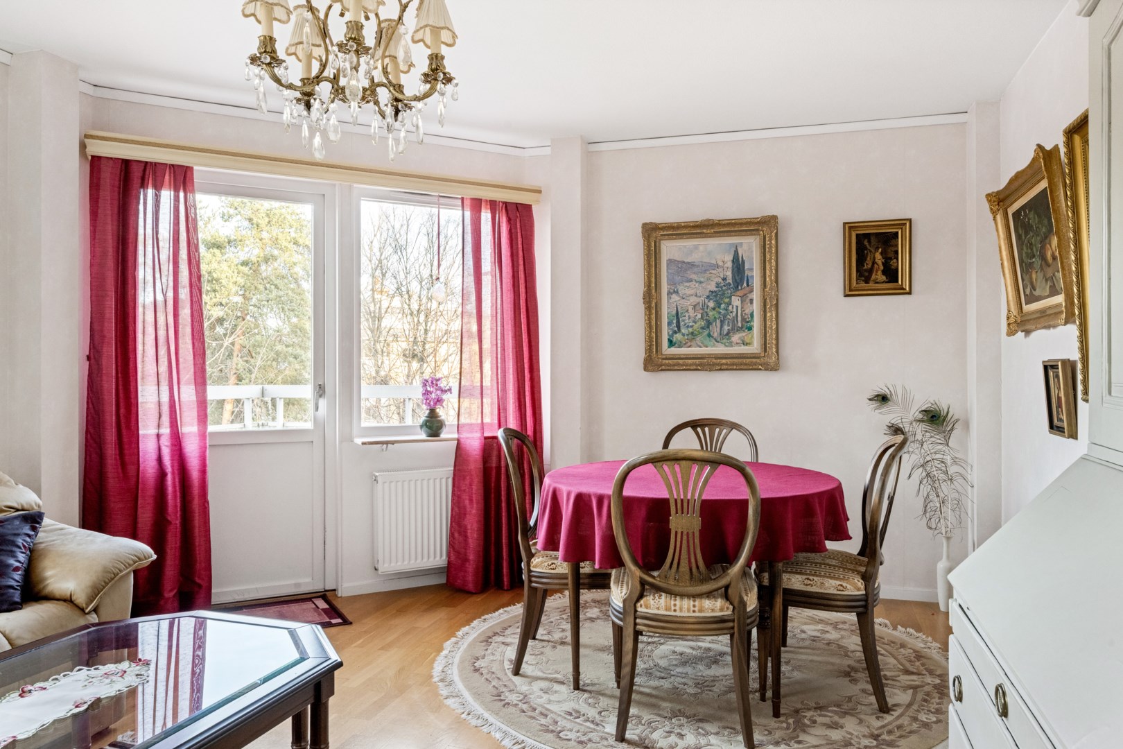 Bostadsbild från Smålandsvägen 1, Till salu i Sävja, Uppsala