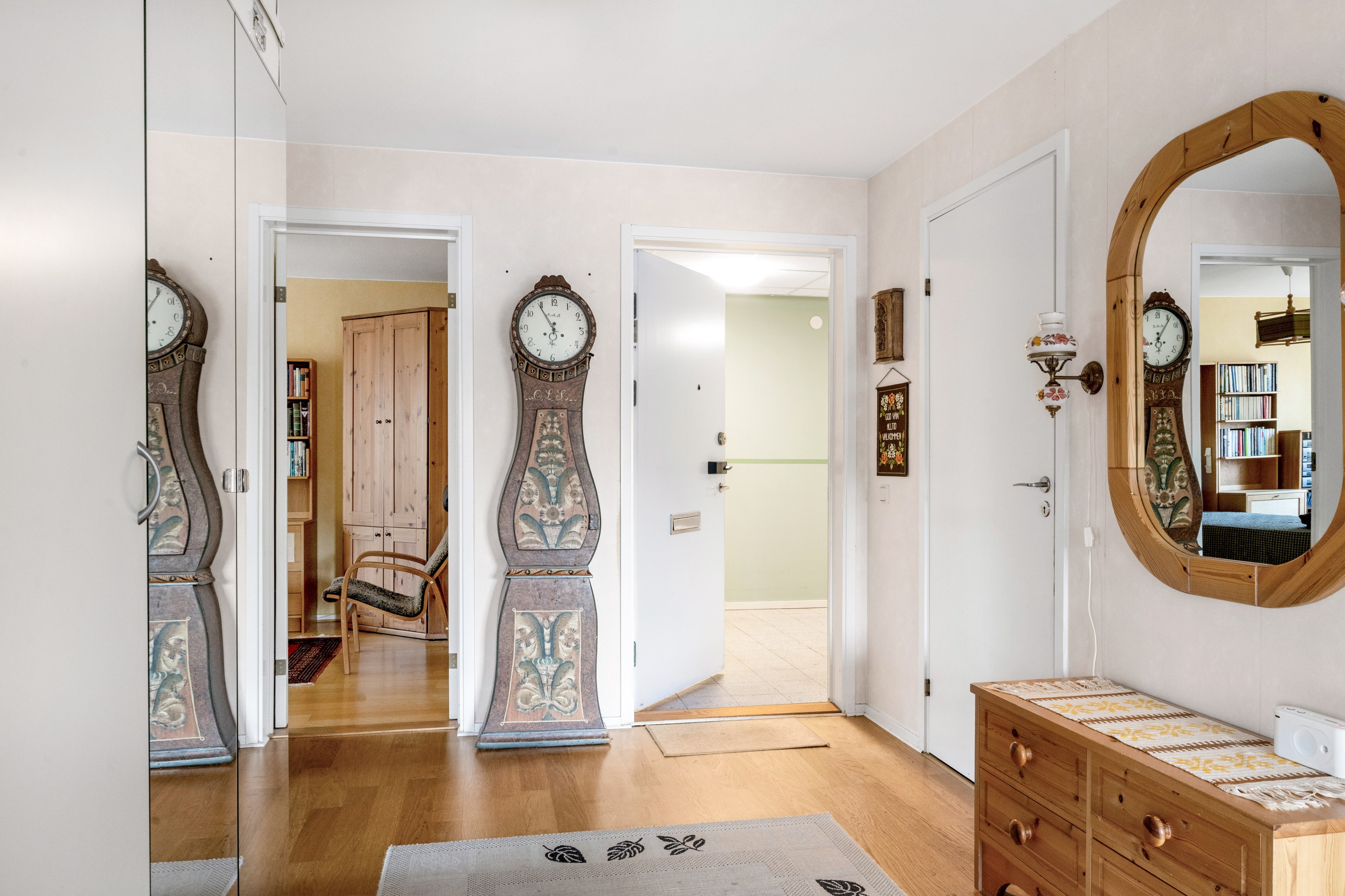 Bostadsbild från Smålandsvägen 1, Såld i Sävja, Uppsala