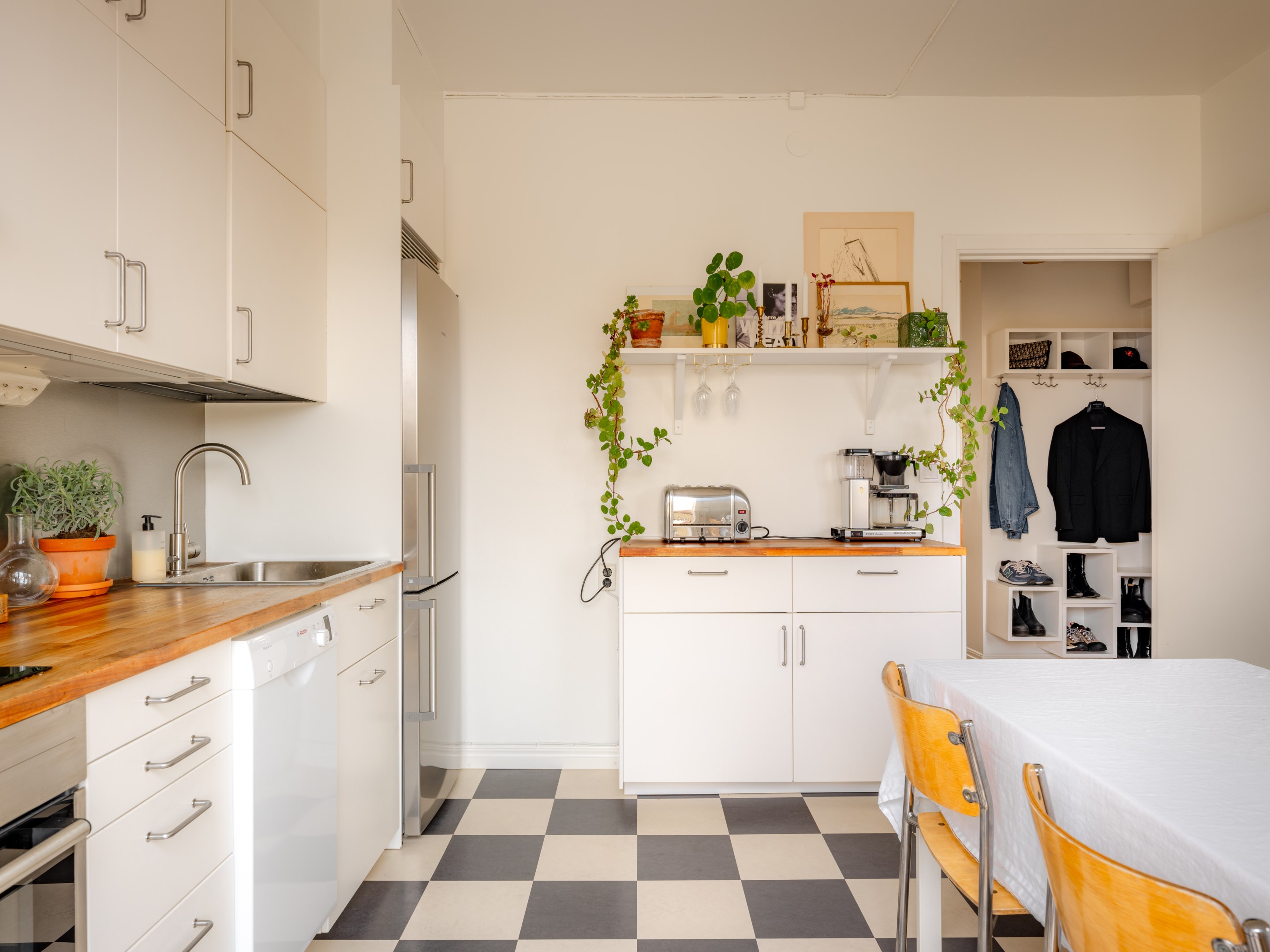 Bostadsbild från Svandammsvägen 31B, Kommande i Midsommarkransen, Stockholm