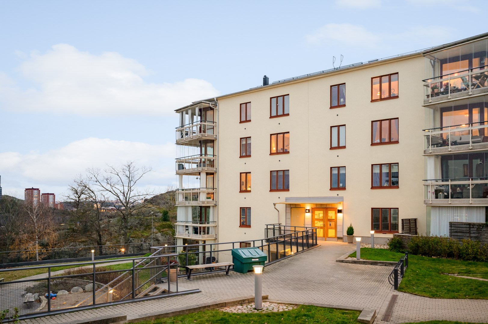 Bostadsbild från Finnbergsvägen 68, Såld i Finnberget, Nacka