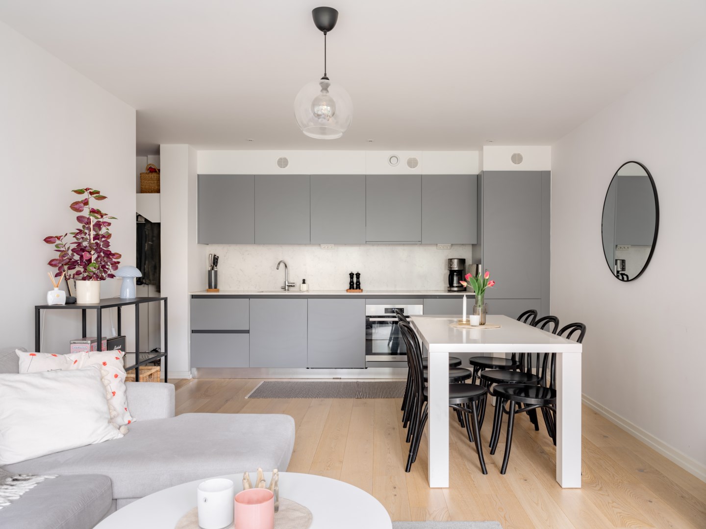 Bostadsbild från Valborgsmässovägen 20A, Till salu i Midsommarkransen - Telefonplan, Stockholm