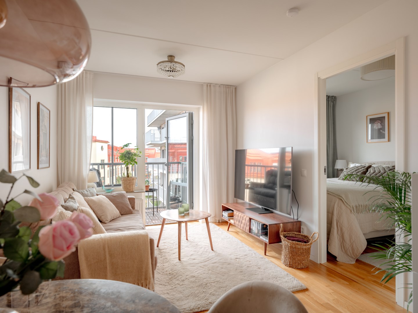 Bostadsbild från Radiusbacken 39, Till salu i Midsommarkransen, Stockholm