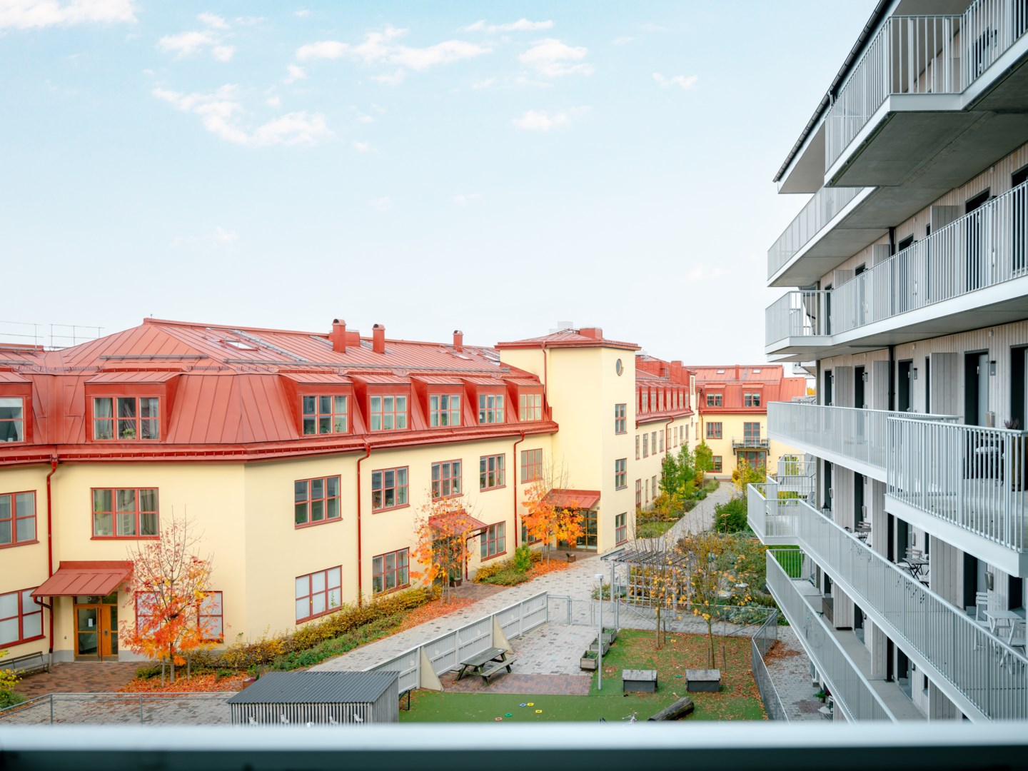Bostadsbild från Radiusbacken 39, Till salu i Midsommarkransen, Stockholm