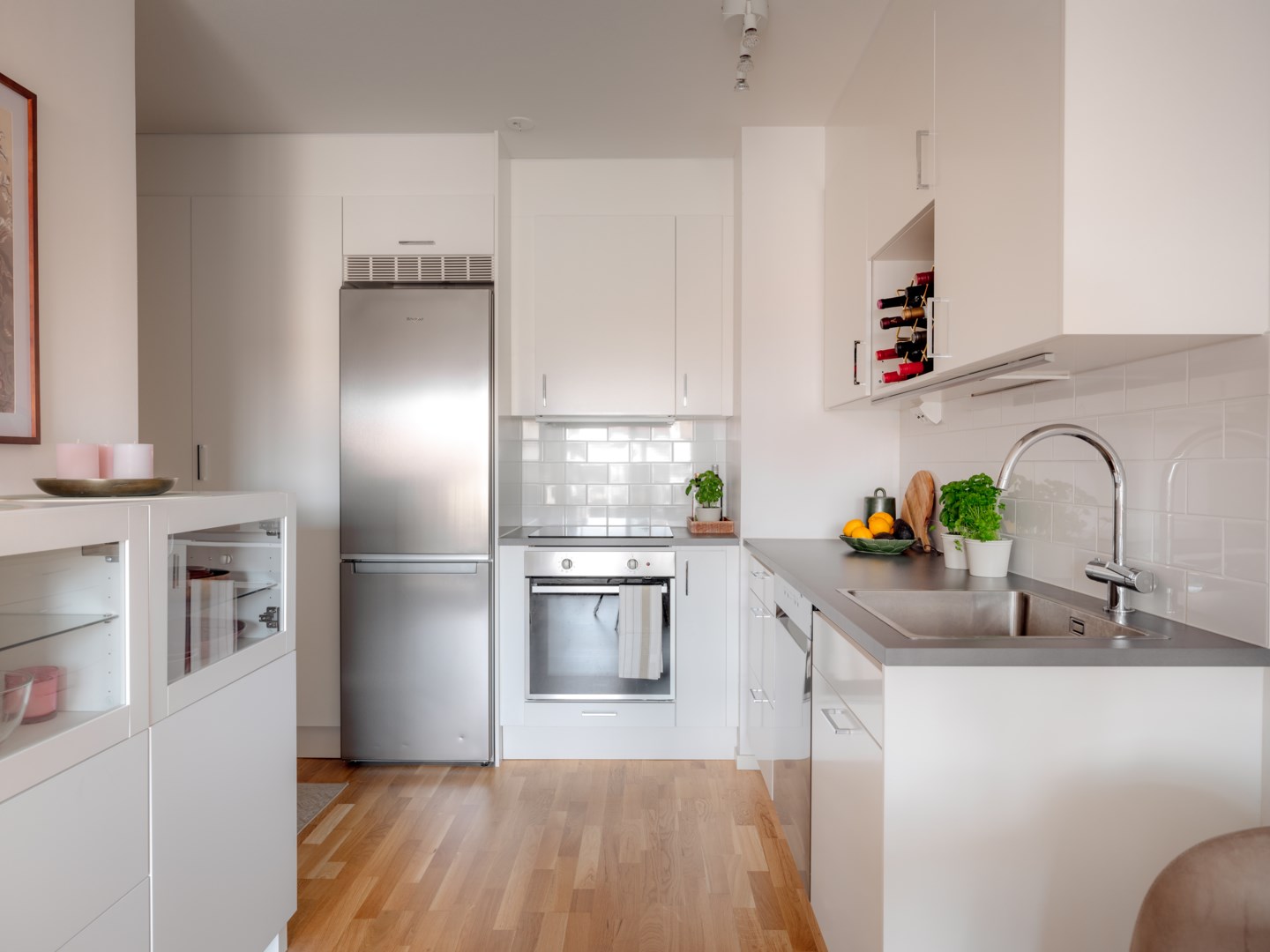 Bostadsbild från Radiusbacken 39, Till salu i Midsommarkransen, Stockholm