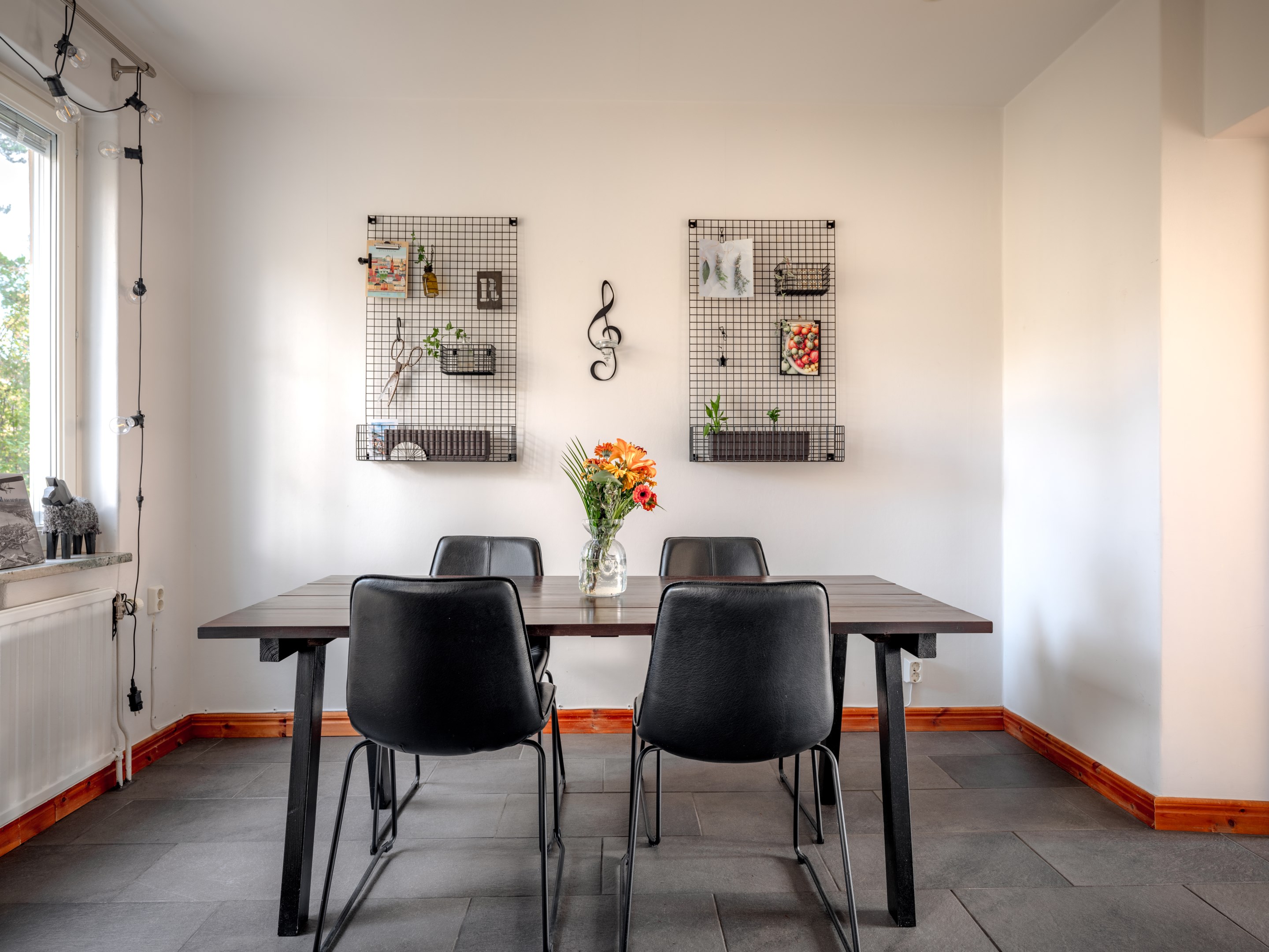 Bostadsbild från Inteckningsvägen 64, Till salu i Hägerstensåsen, Stockholm