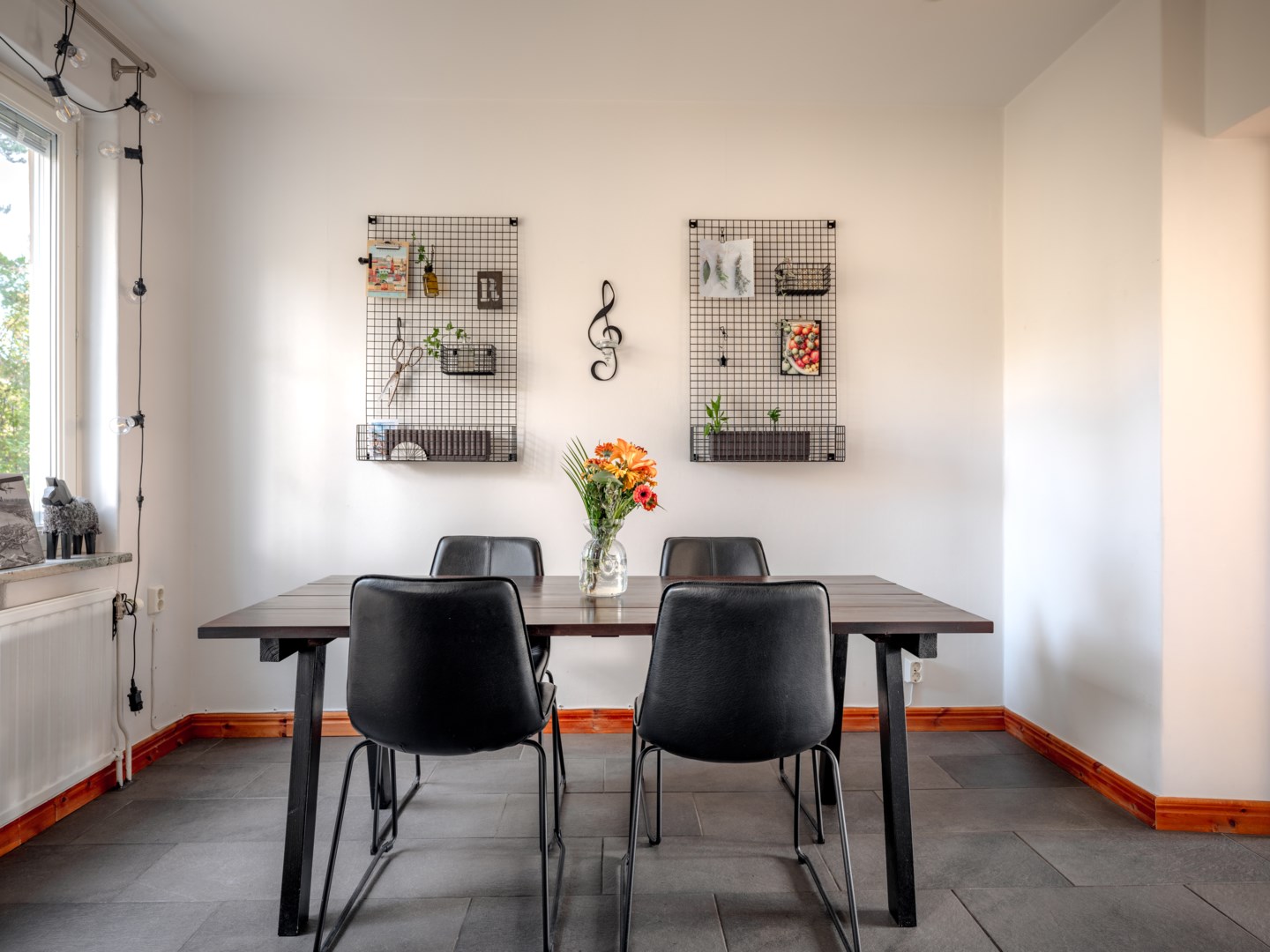 Bostadsbild från Inteckningsvägen 64, Till salu i Hägerstensåsen, Stockholm