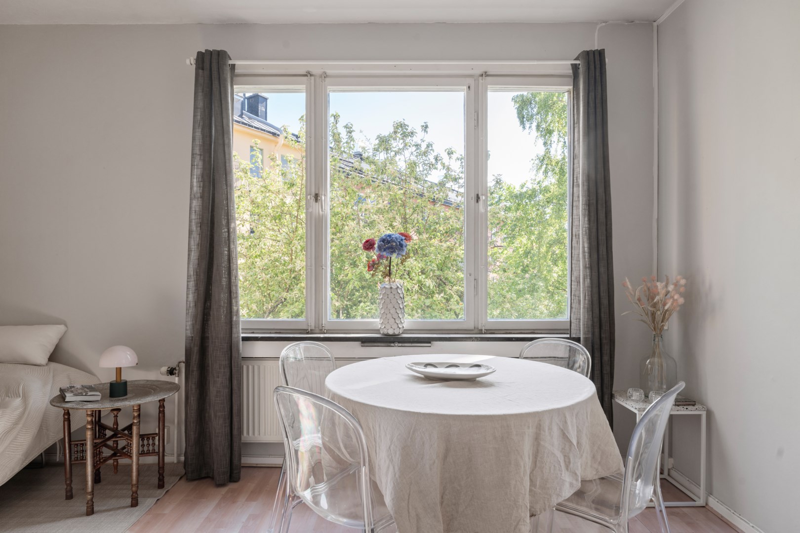 Bostadsbild från Svandammsvägen 3, Till salu i Midsommarkransen, Stockholm