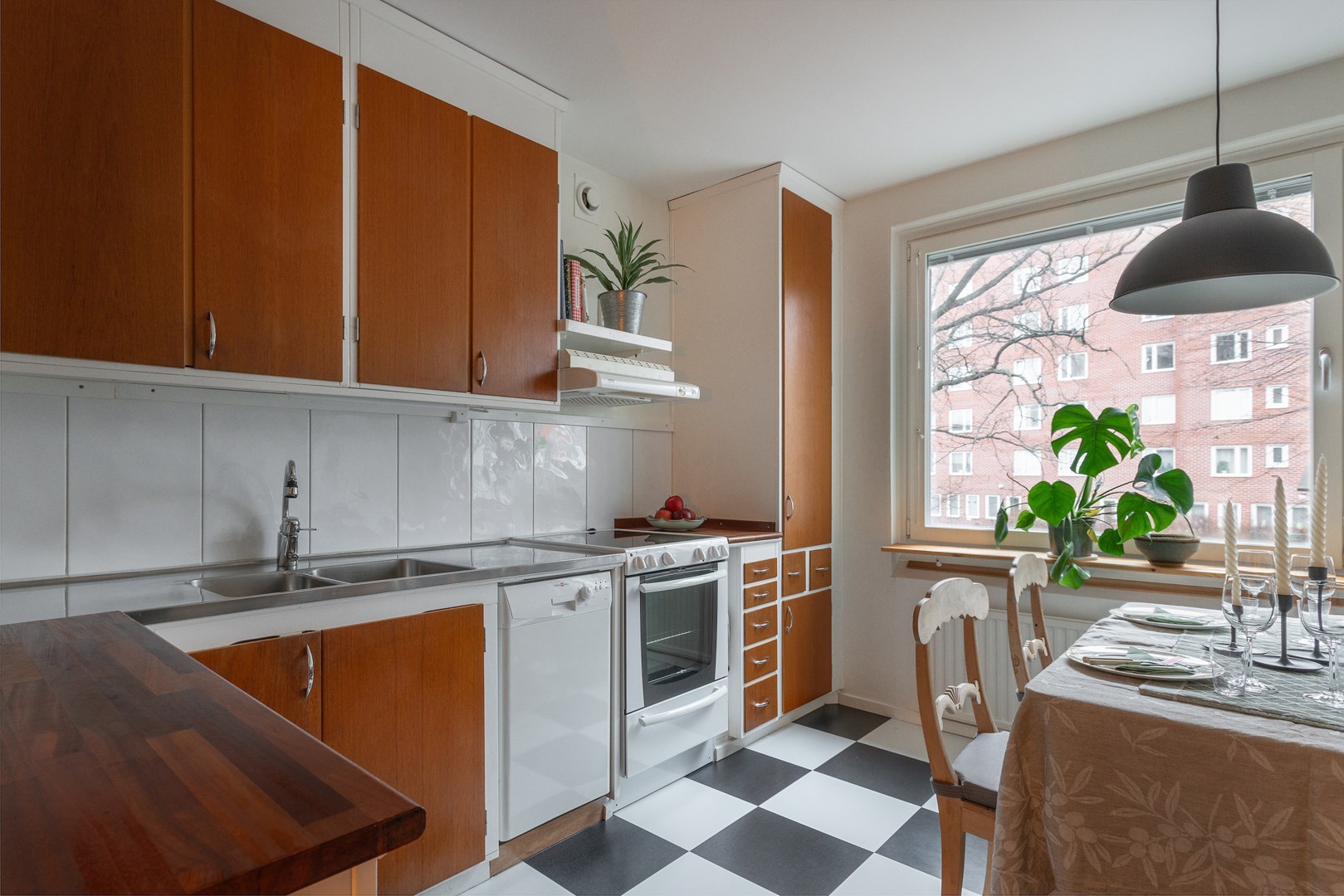 Bostadsbild från Alphyddevägen 33, Till salu i Alphyddan, Nacka