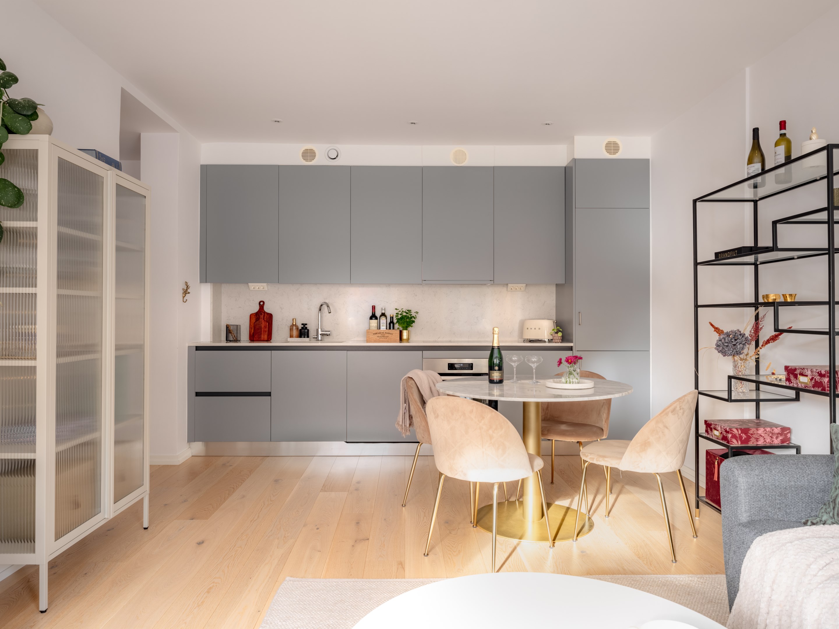 Bostadsbild från Valborgsmässovägen 20A, Såld i Midsommarkransen - Telefonplan, Stockholm