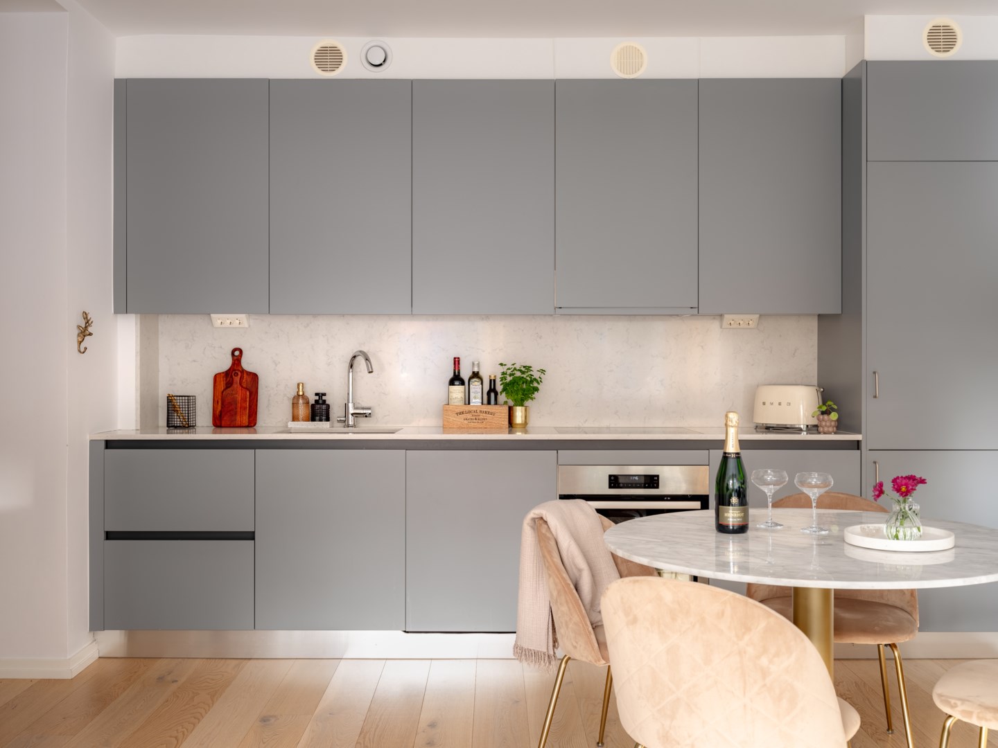 Bostadsbild från Valborgsmässovägen 20A, Till salu i Midsommarkransen - Telefonplan, Stockholm