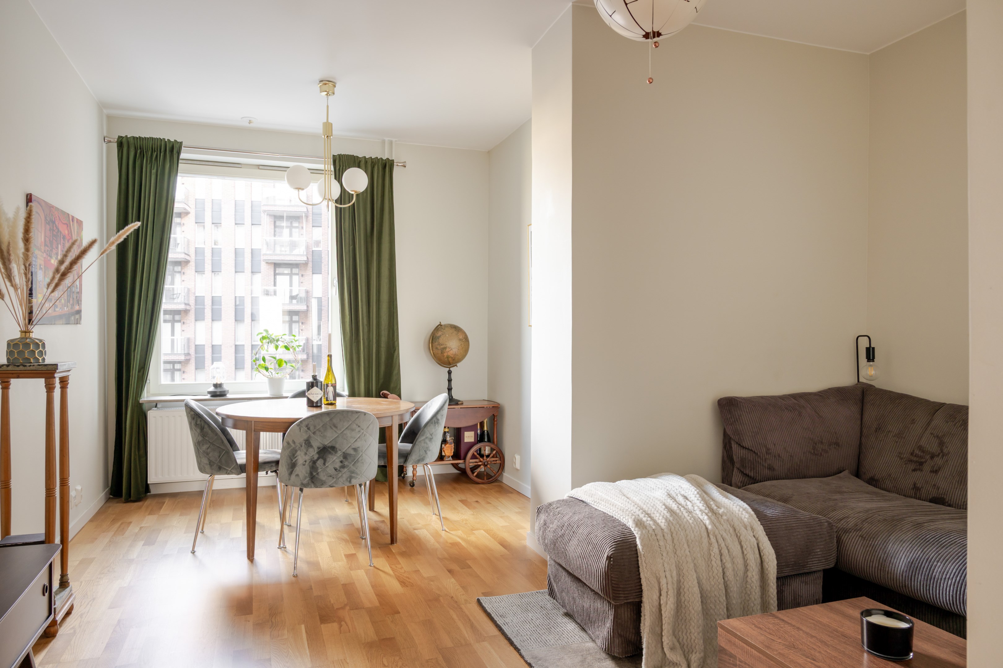 Bostadsbild från Responsgatan 12, Till salu i Telefonplan, Stockholm