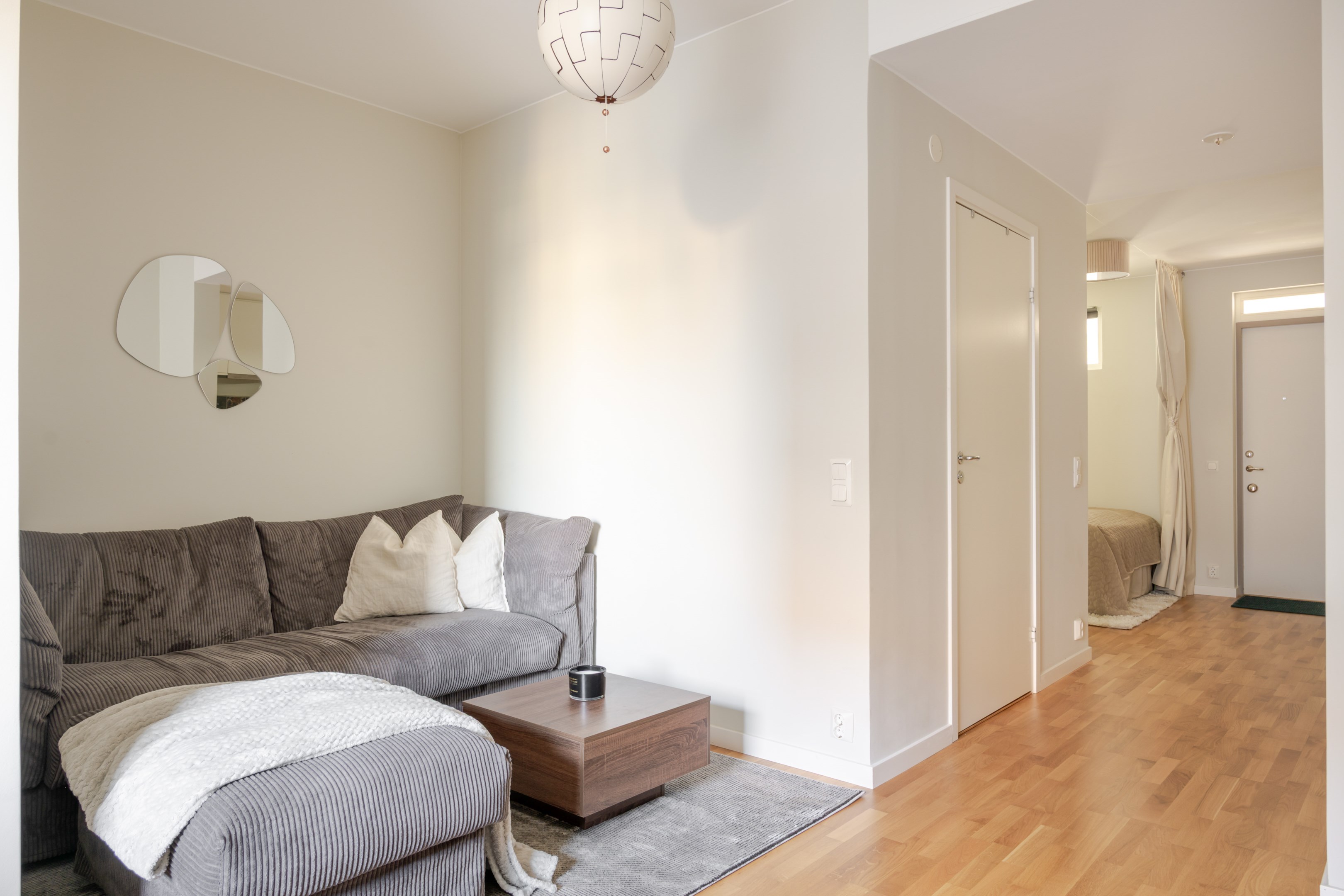 Bostadsbild från Responsgatan 12, Till salu i Telefonplan, Stockholm