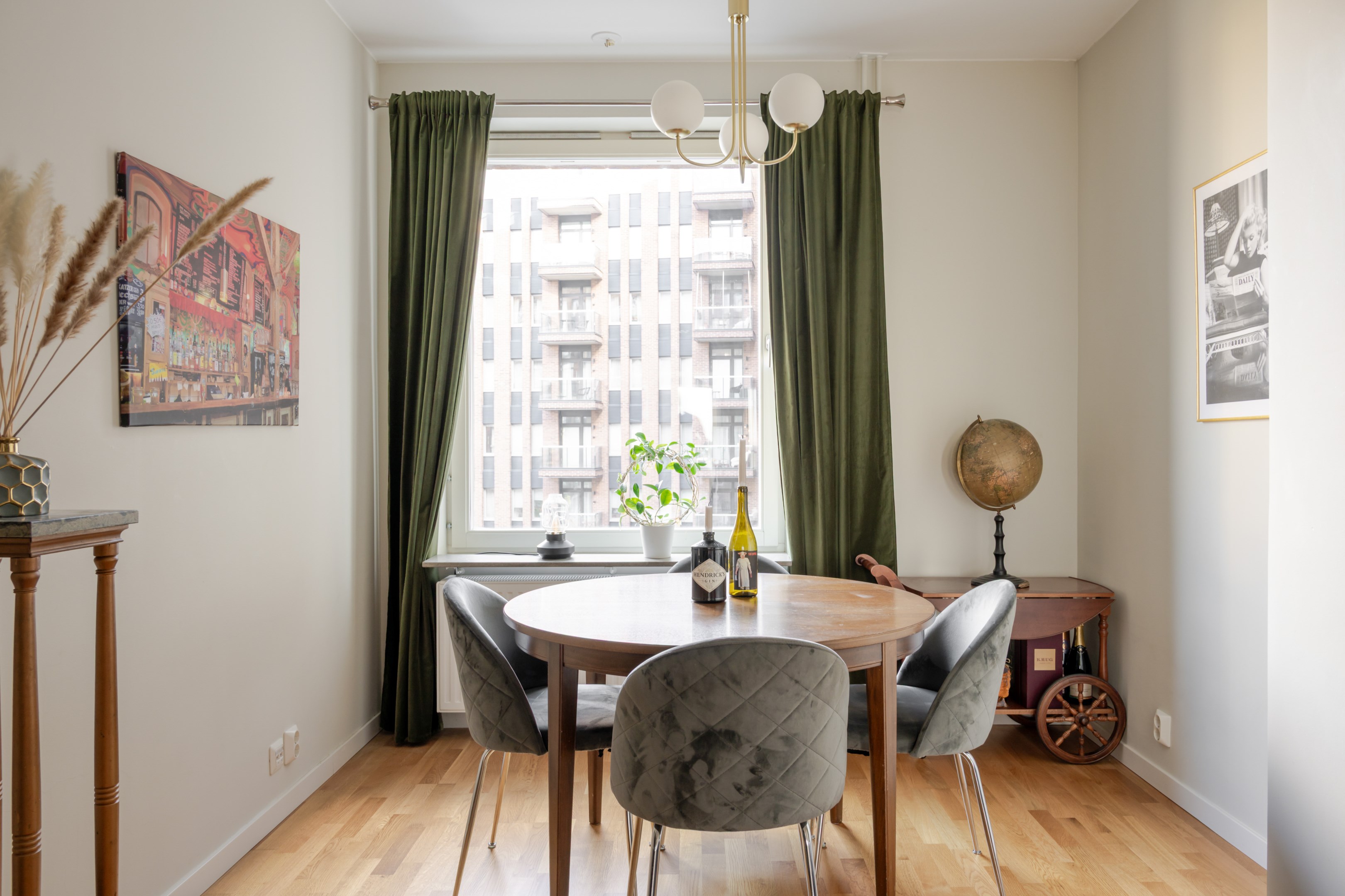 Bostadsbild från Responsgatan 12, Till salu i Telefonplan, Stockholm