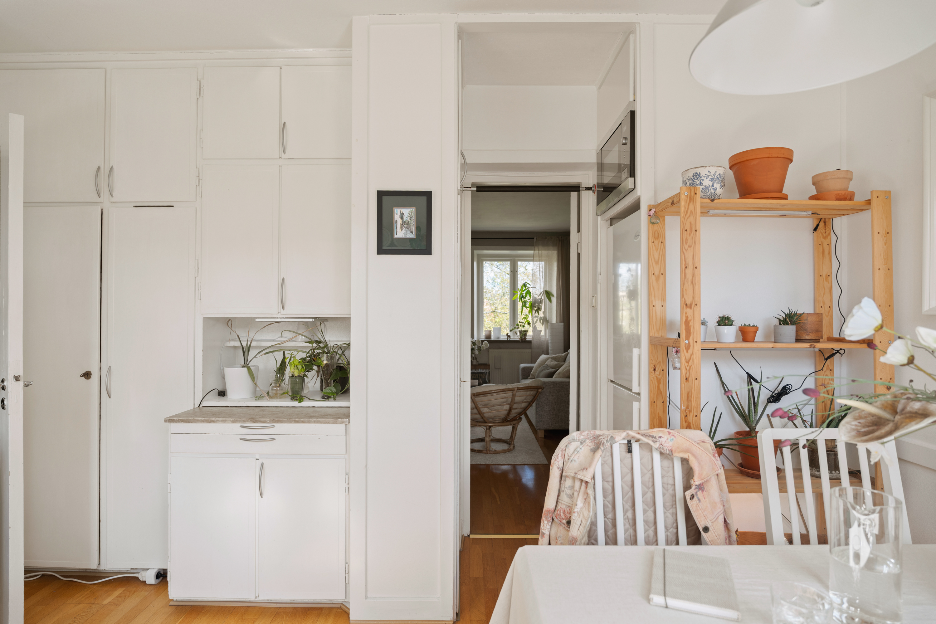 Bostadsbild från Mellanbergsvägen 9, Till salu i Hägerstensåsen, Stockholm