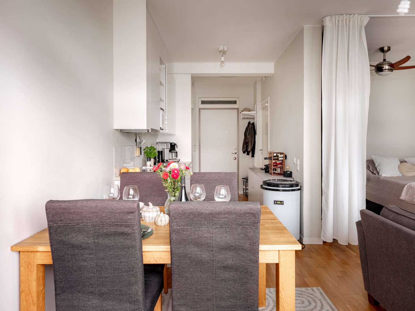 Bostadsbild från Responsgatan 14, Till salu i Midsommarkransen - Telefonplan, Stockholm