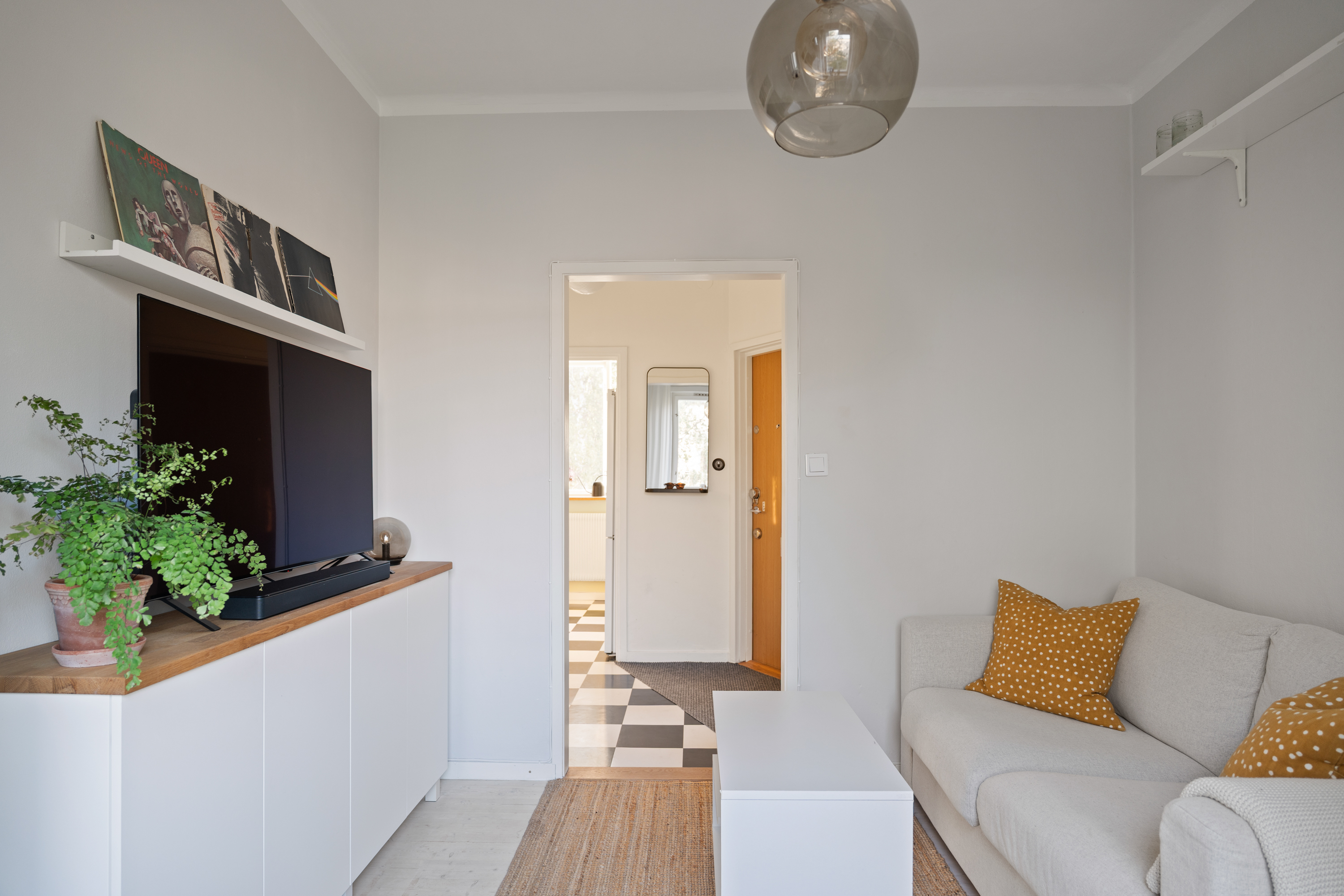 Bostadsbild från Kransbindarvägen 29, Såld i Midsommarkransen, Stockholm