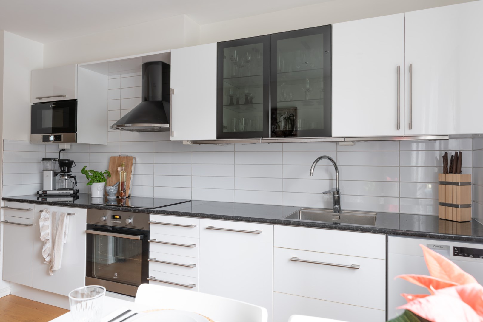 Bostadsbild från Släggkastargatan 9, Till salu i Rönnby, Västerås