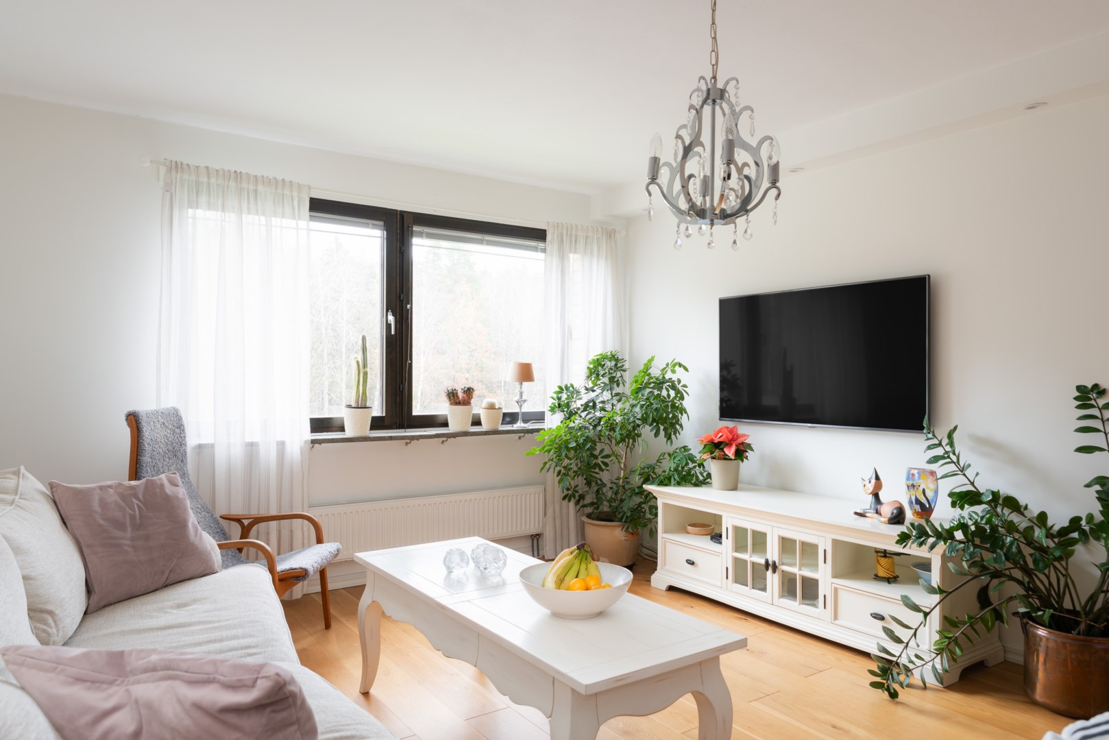 Bostadsbild från Släggkastargatan 9, Till salu i Rönnby, Västerås