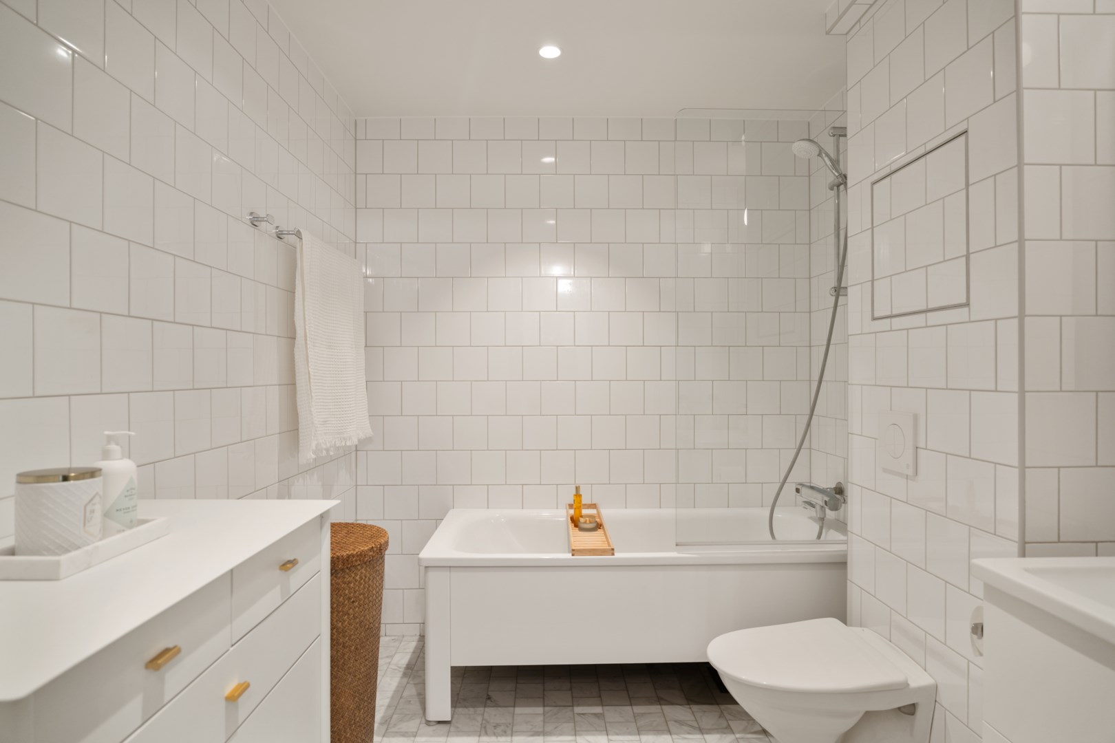 Bostadsbild från Responsgatan 18, Kommande i Midsommarkransen, Stockholm