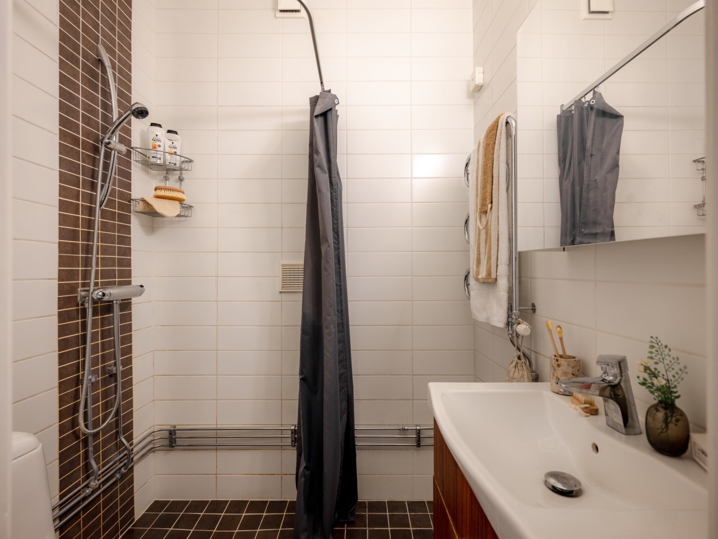 Bostadsbild från Valutavägen 34, Till salu i Hägerstensåsen, Stockholm