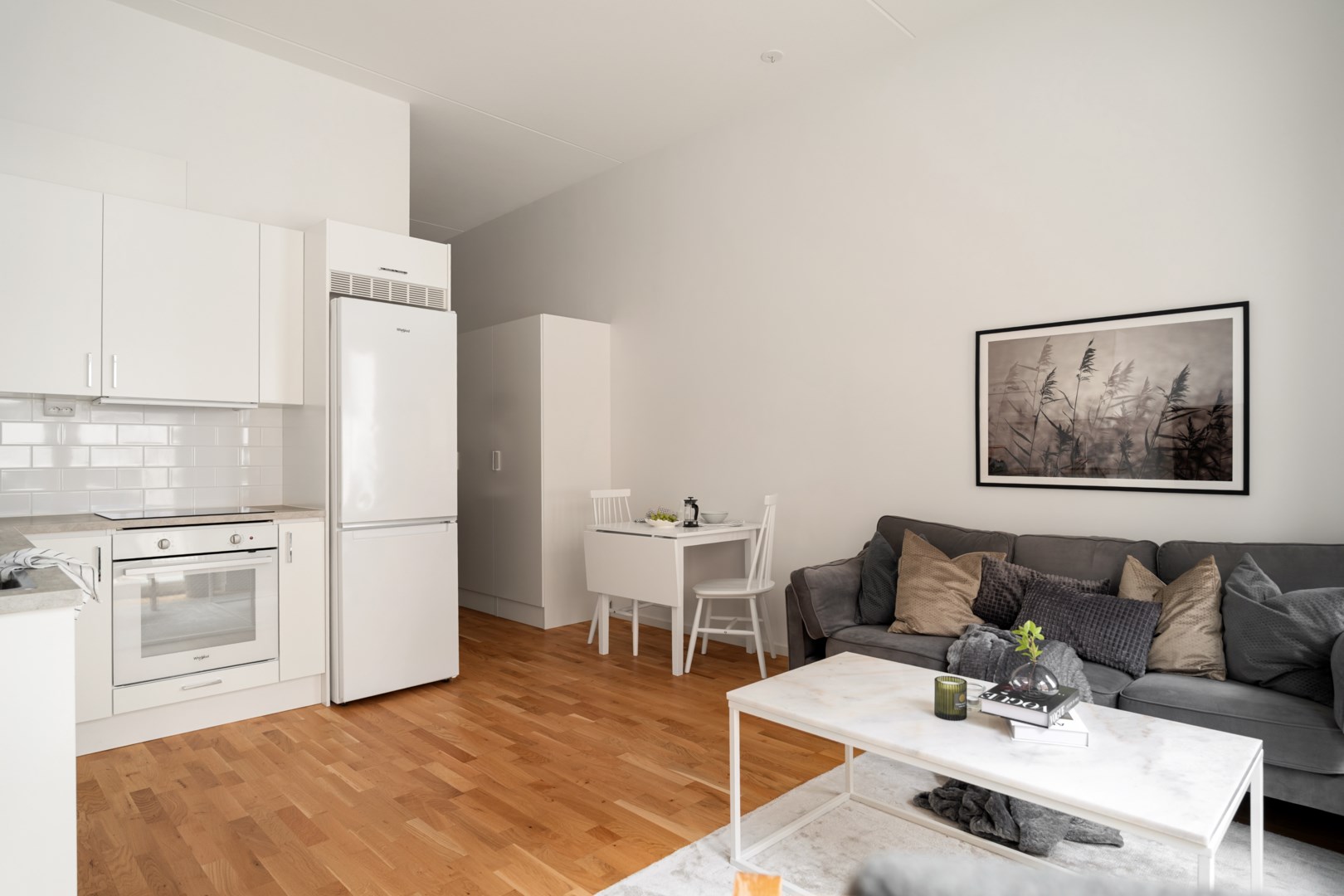 Bostadsbild från Radiusbacken 49, Kommande i Midsommarkransen, Stockholm