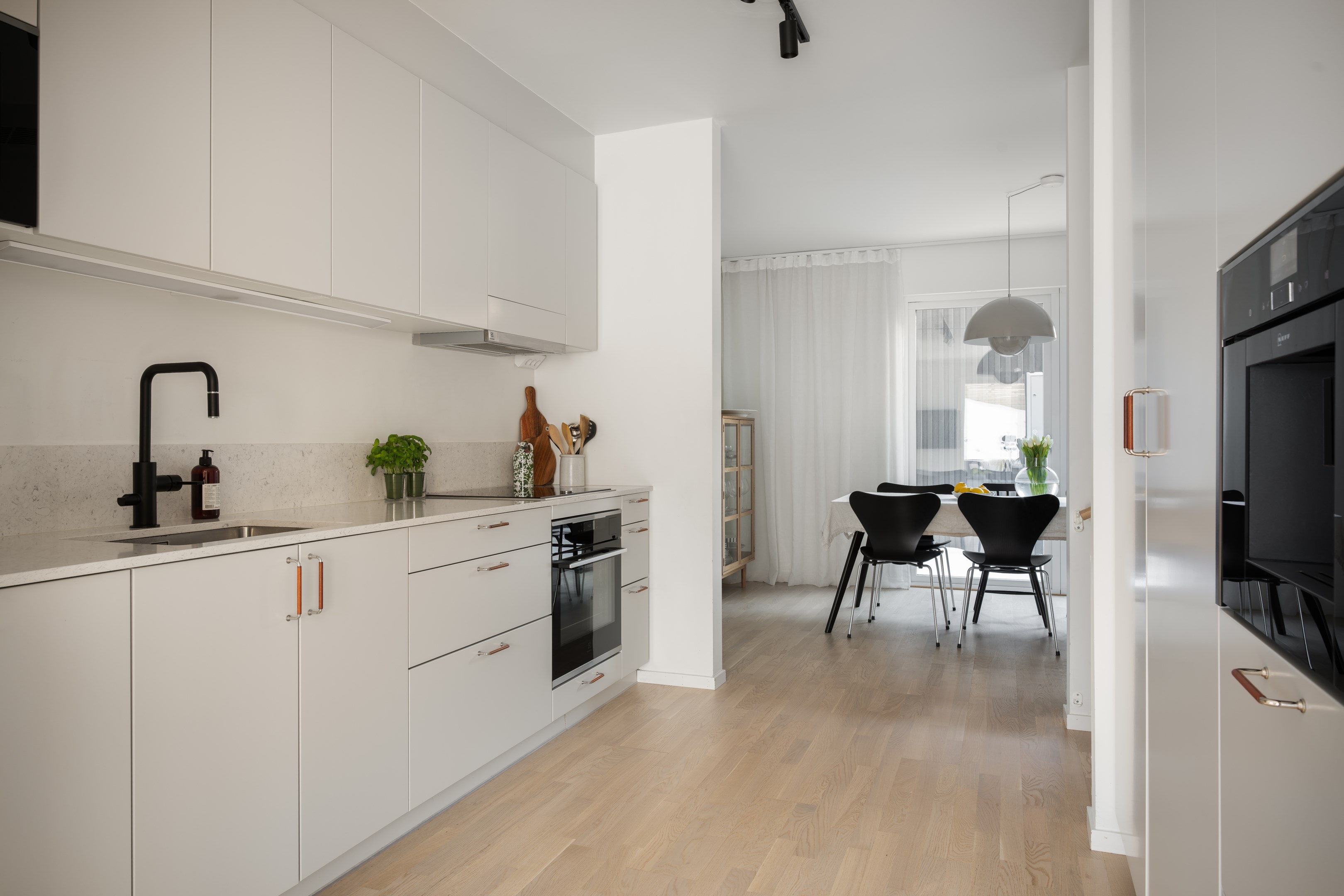 Bostadsbild från Åbroddsvägen 2J, Till salu i Kummelnäs, Nacka