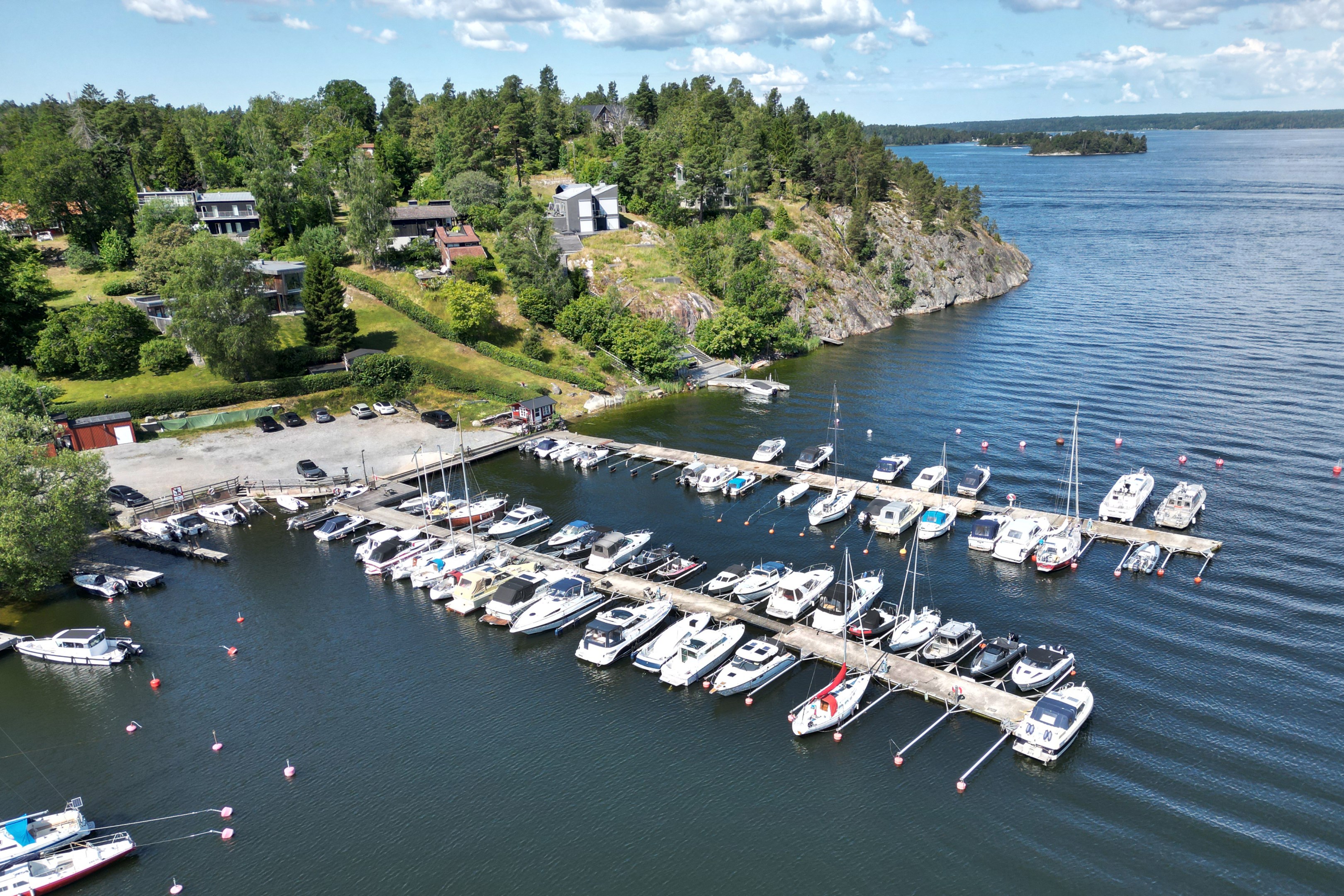 Bostadsbild från Åbroddsvägen 2J, Till salu i Kummelnäs, Nacka