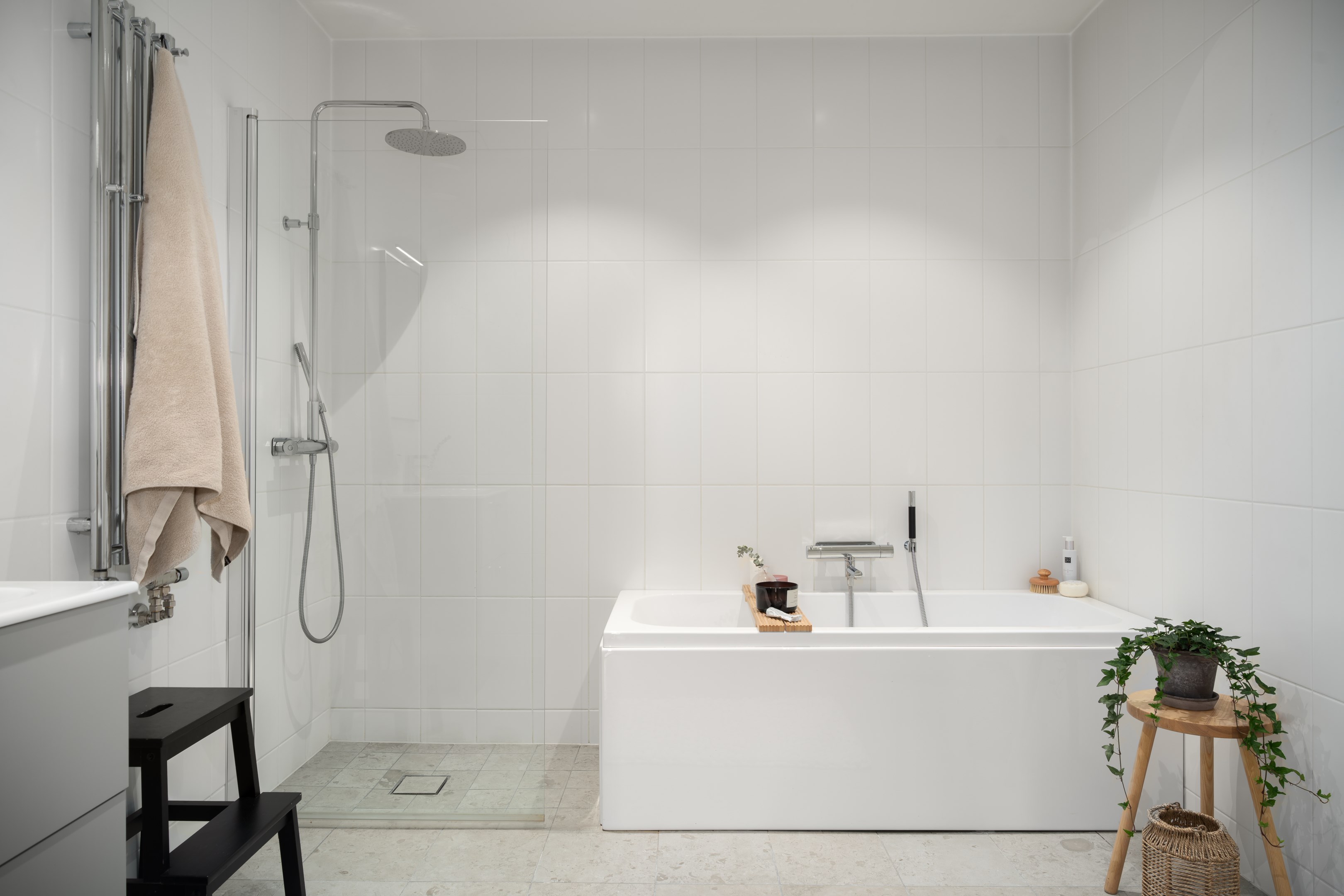 Bostadsbild från Åbroddsvägen 2J, Till salu i Kummelnäs, Nacka