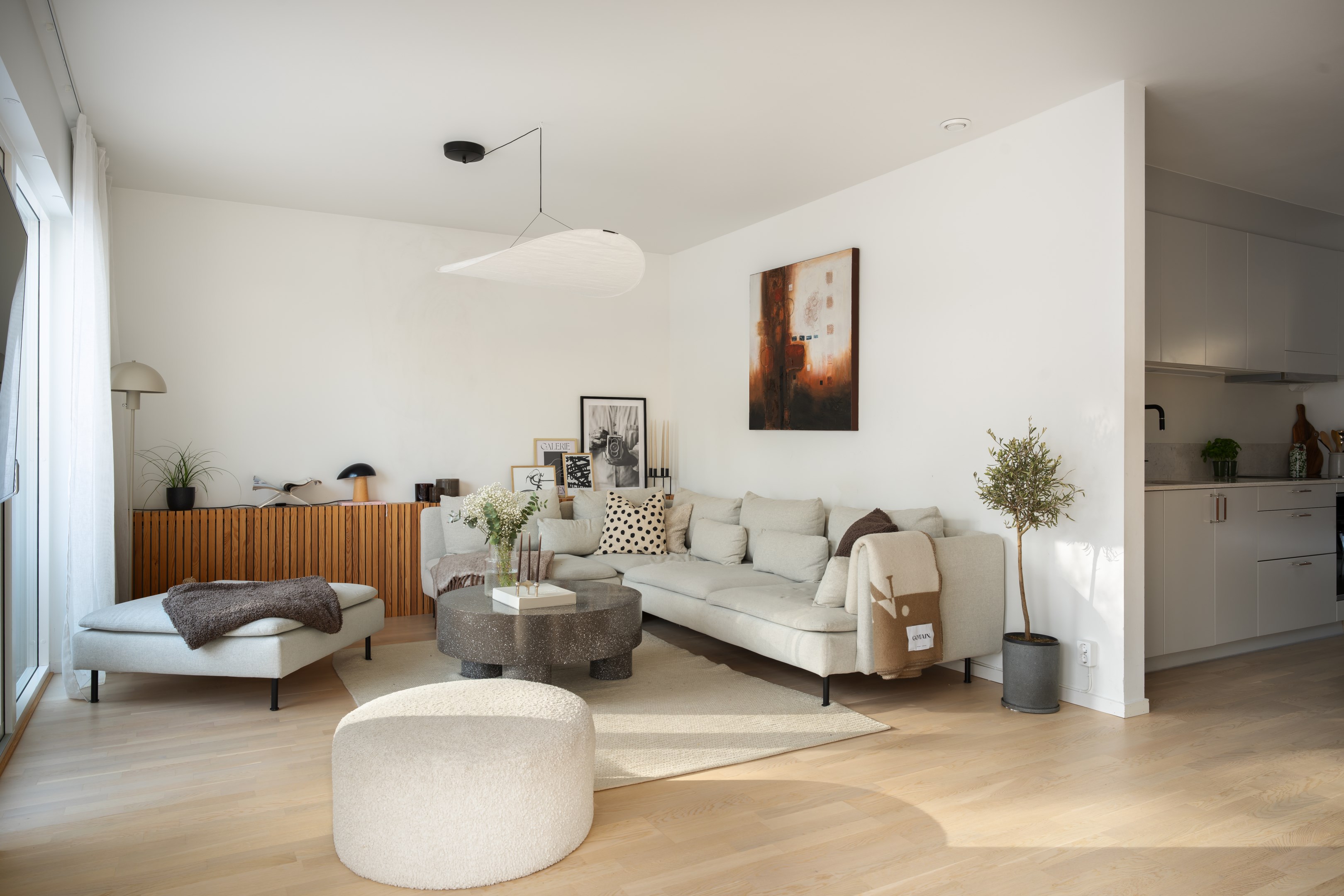 Bostadsbild från Åbroddsvägen 2J, Till salu i Kummelnäs, Nacka