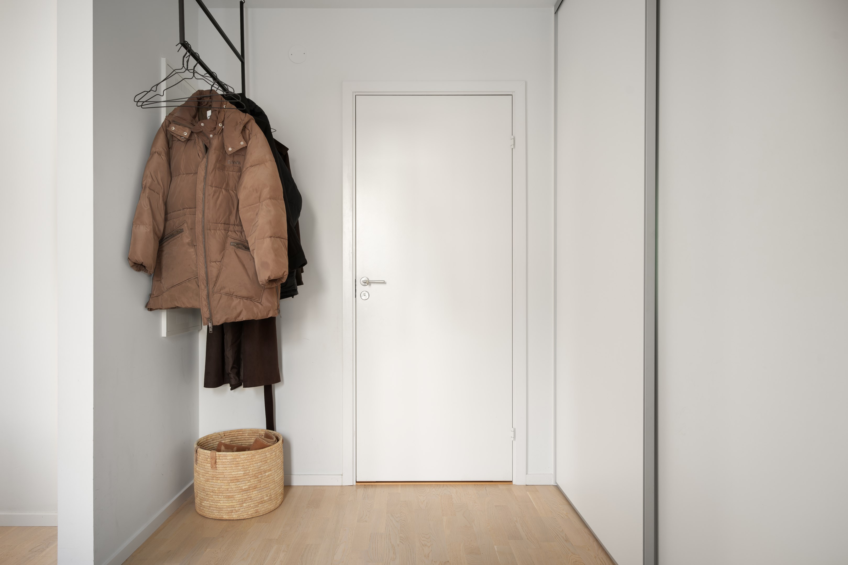 Bostadsbild från Åbroddsvägen 2J, Till salu i Kummelnäs, Nacka