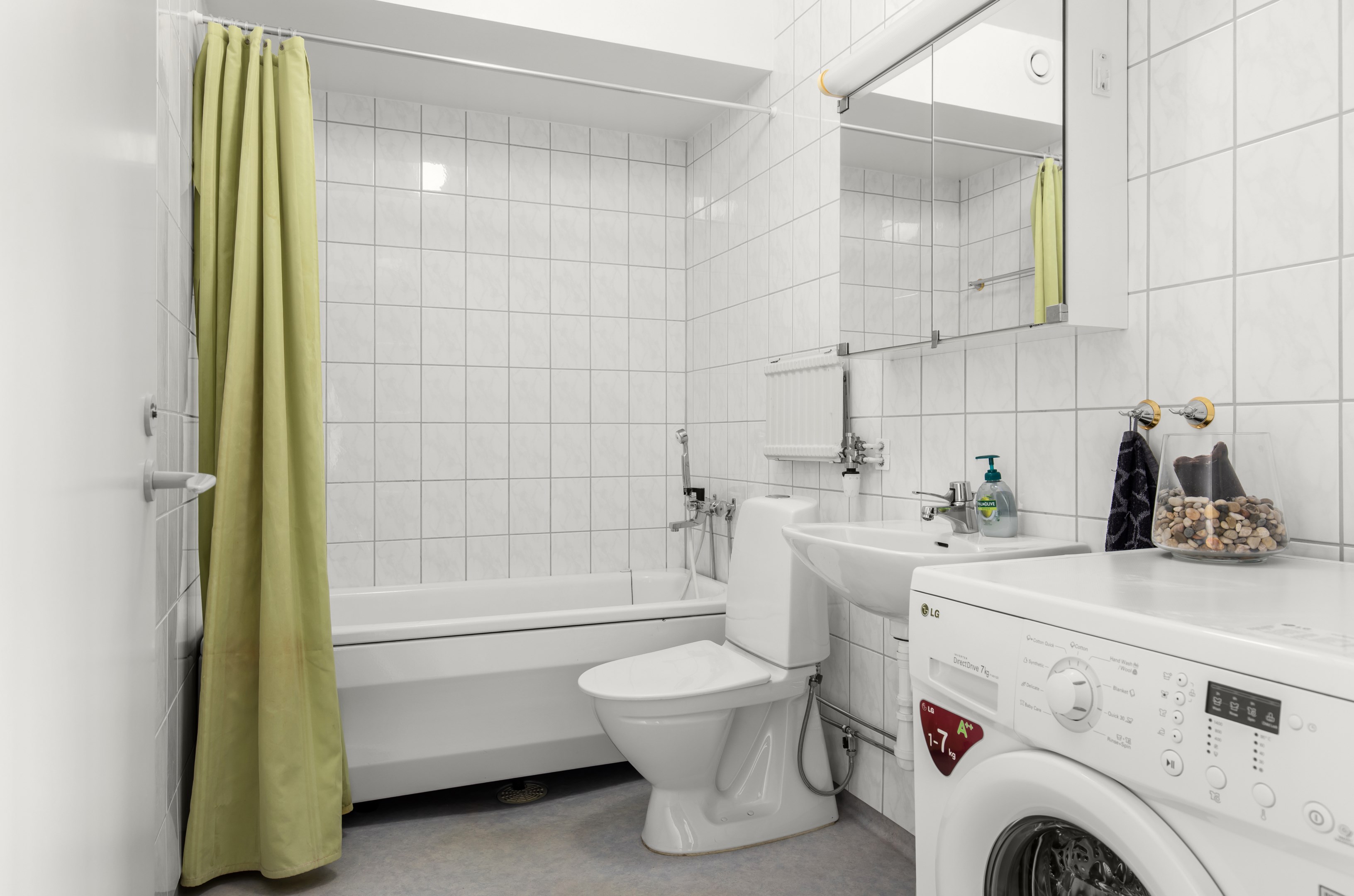 Bostadsbild från Blomstervägen 34, Såld i Finntorp, Nacka