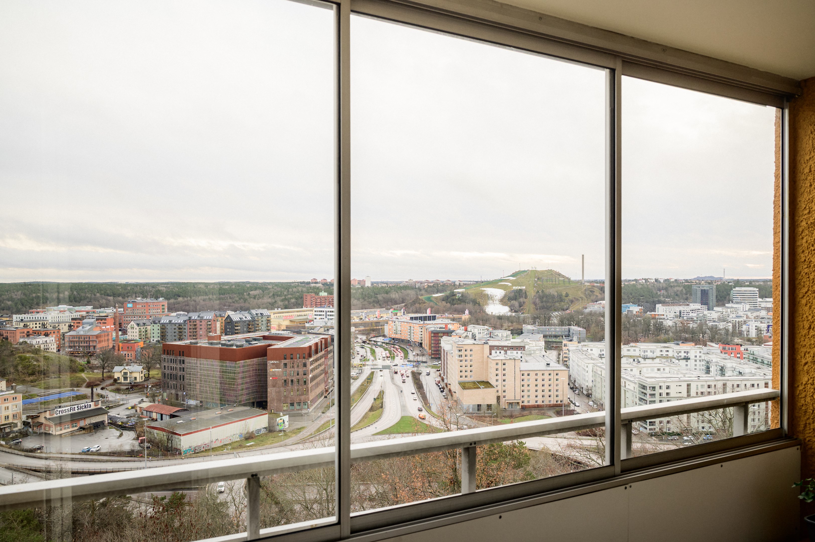 Bostadsbild från Henriksdalsringen 61, Till salu i Henriksdalsberget, Nacka