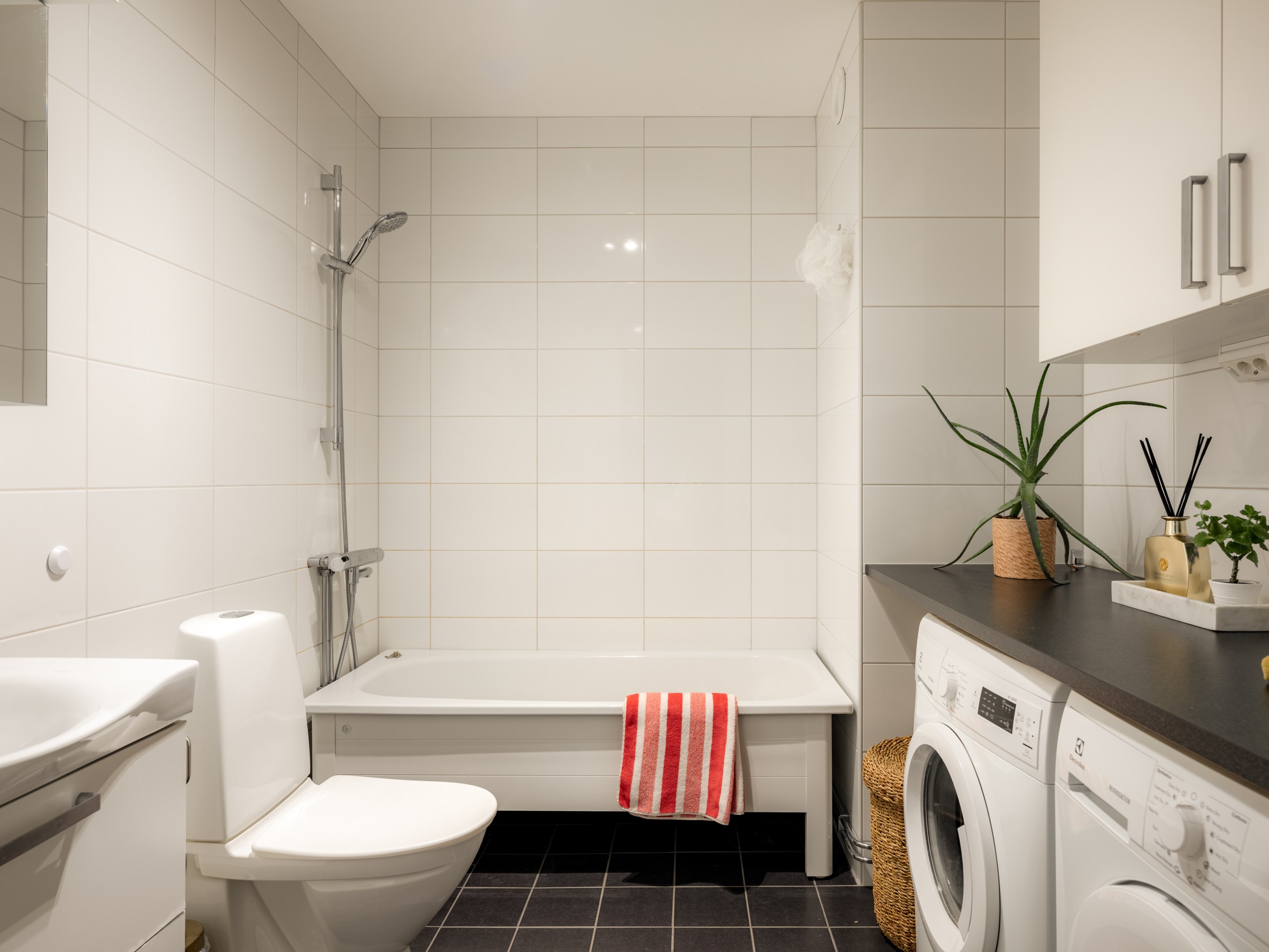 Bostadsbild från Barbro Alvings gata 23, Till salu i Fruängen, Stockholm