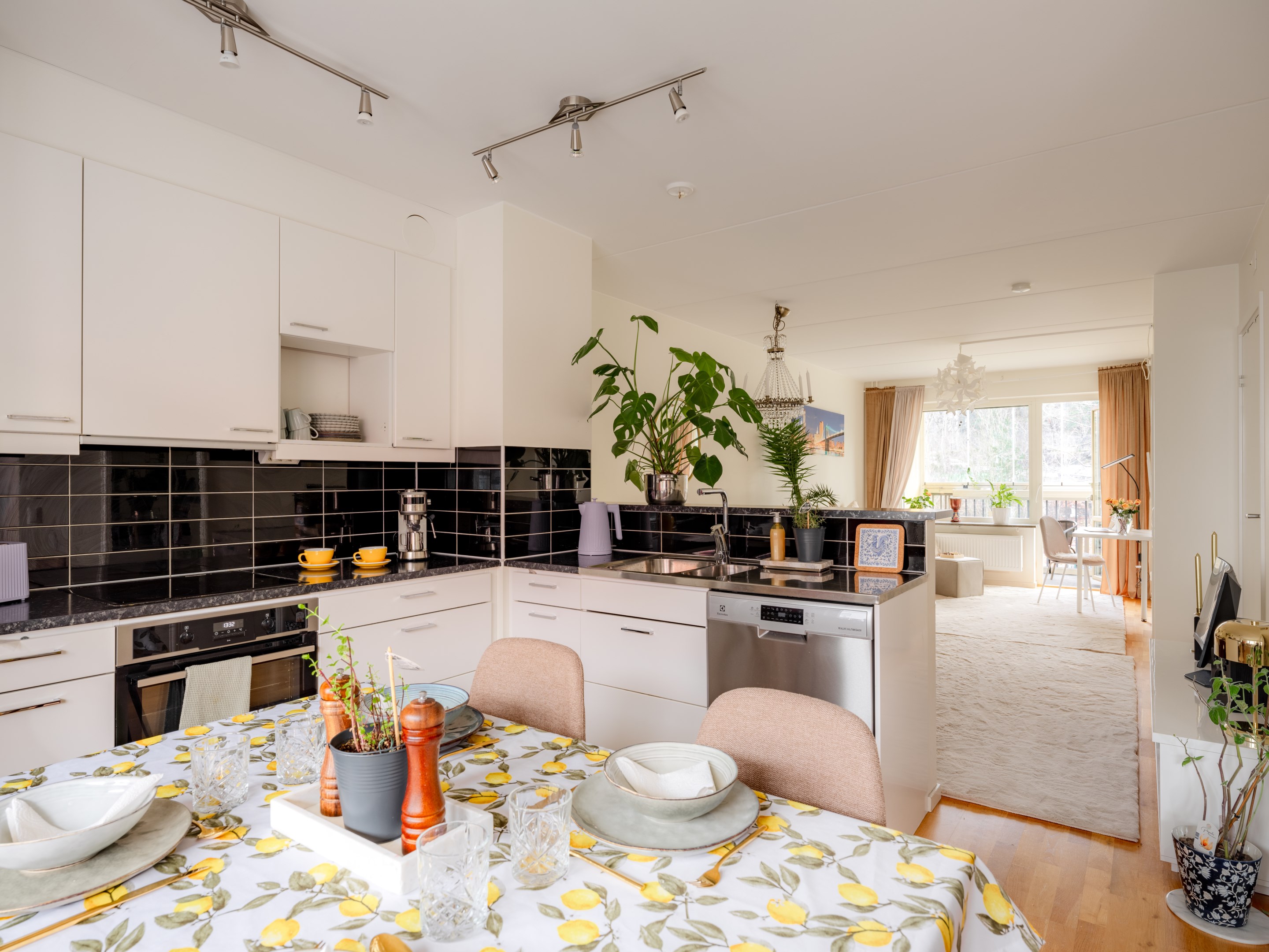 Bostadsbild från Barbro Alvings gata 23, Till salu i Fruängen, Stockholm