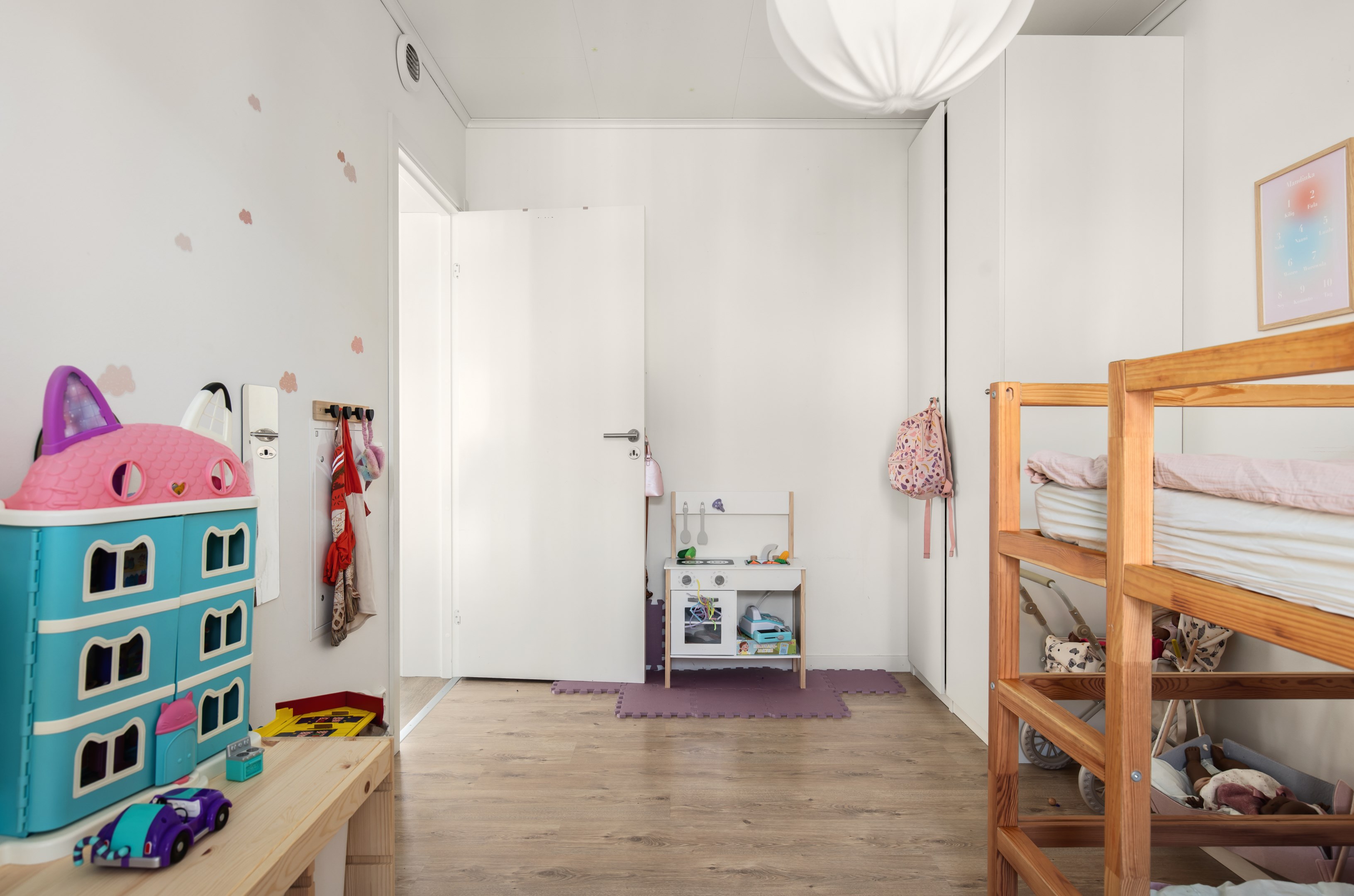 Bostadsbild från Fidravägen 73, Till salu i , Nacka