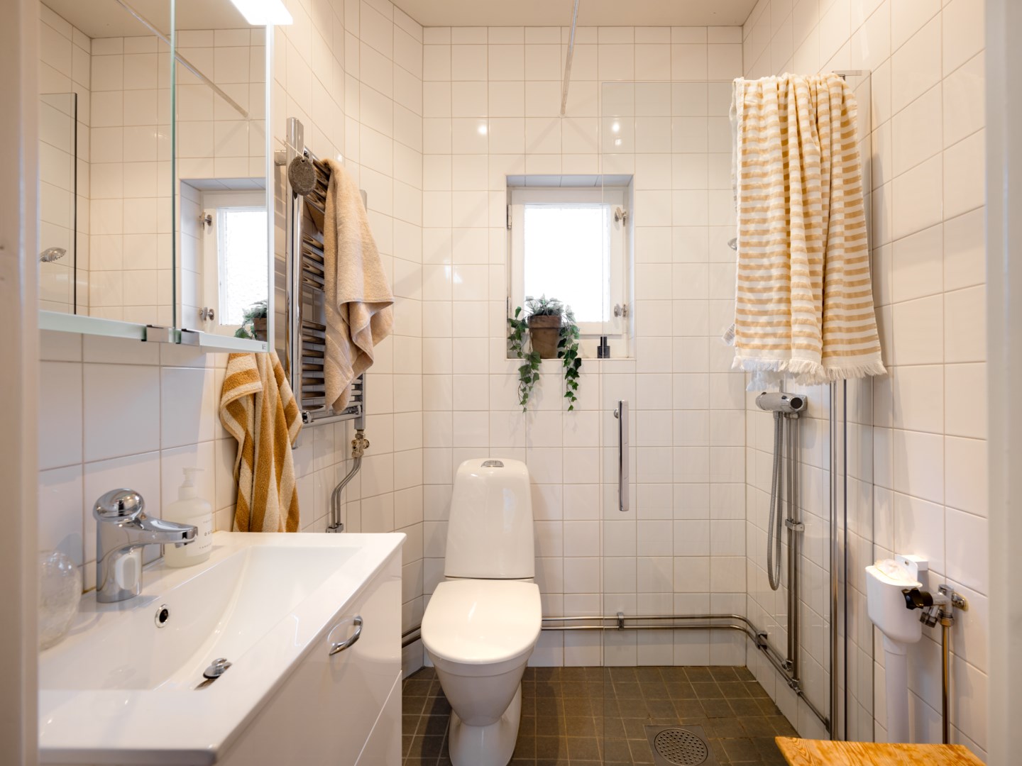 Bostadsbild från Fastlagsvägen 17, Till salu i Midsommarkransen, Stockholm