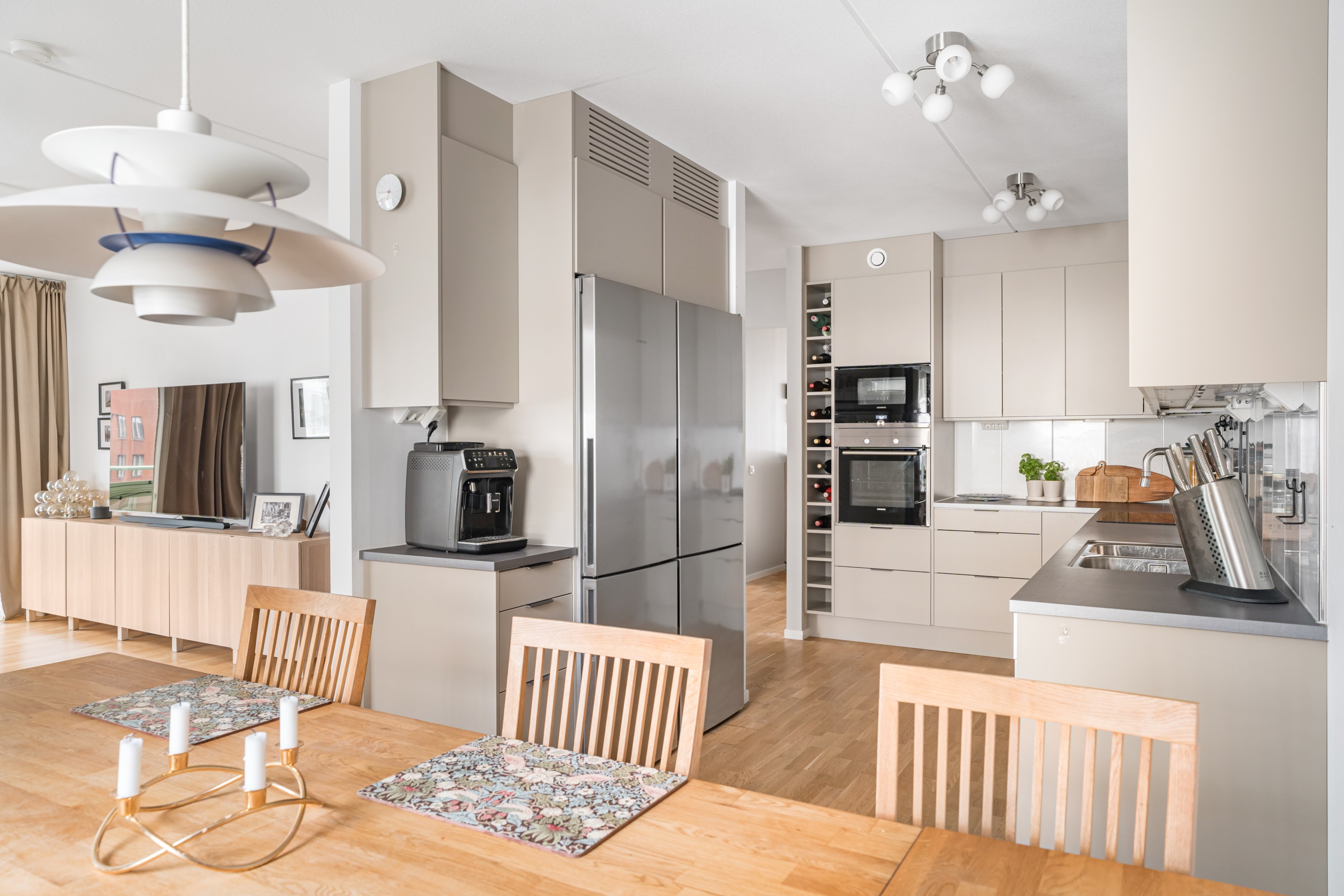 Bostadsbild från Sjöviksvägen 114, 4 tr, Till salu i Liljeholmen - Liljeholmskajen, Stockholm