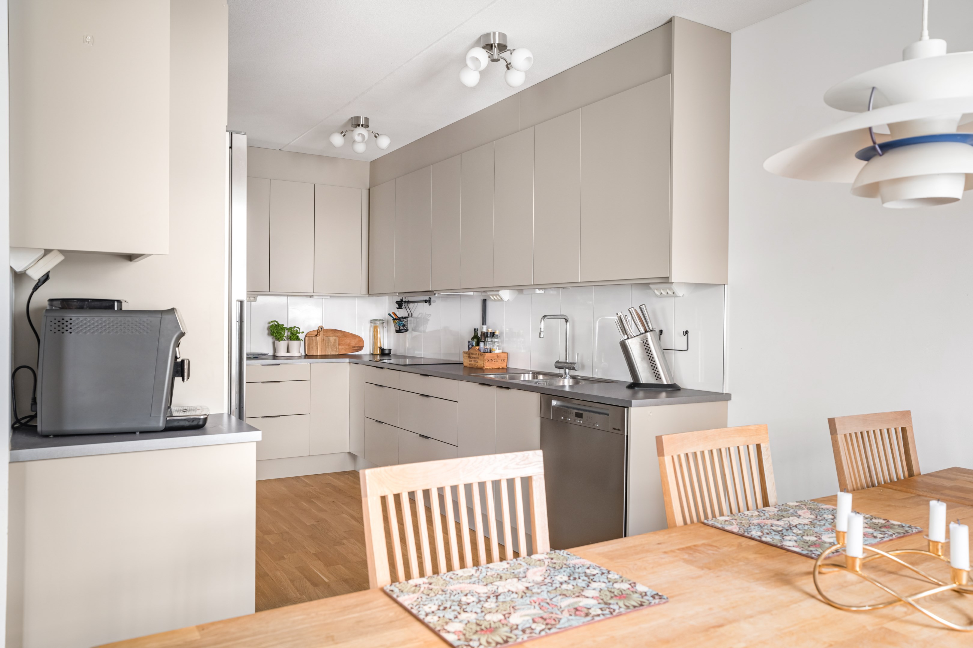 Bostadsbild från Sjöviksvägen 114, 4 tr, Till salu i Liljeholmen - Liljeholmskajen, Stockholm